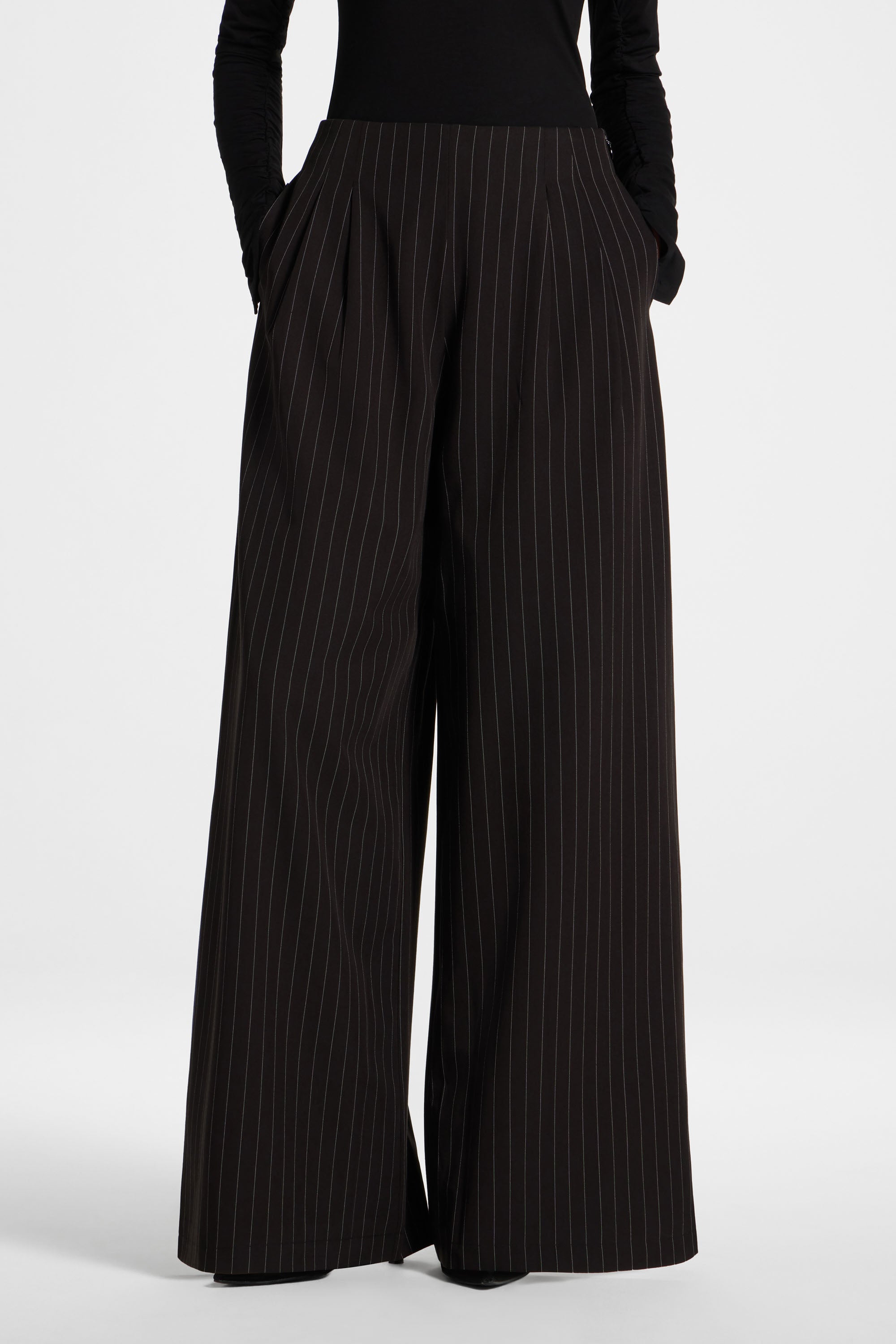 Stripe Pleat Wide Leg Pant - Black