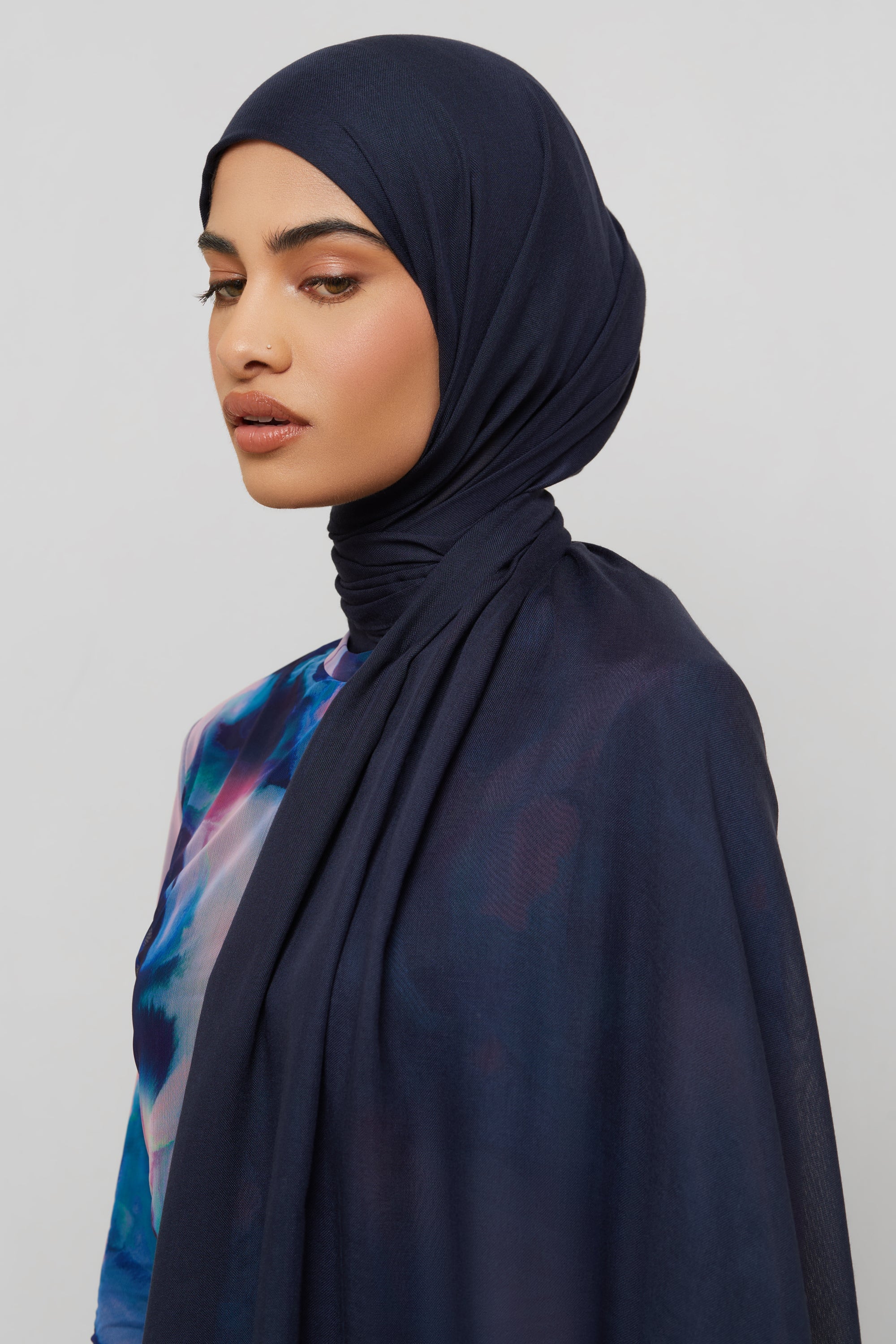 Bamboo Woven Hijab - Navy Veiled