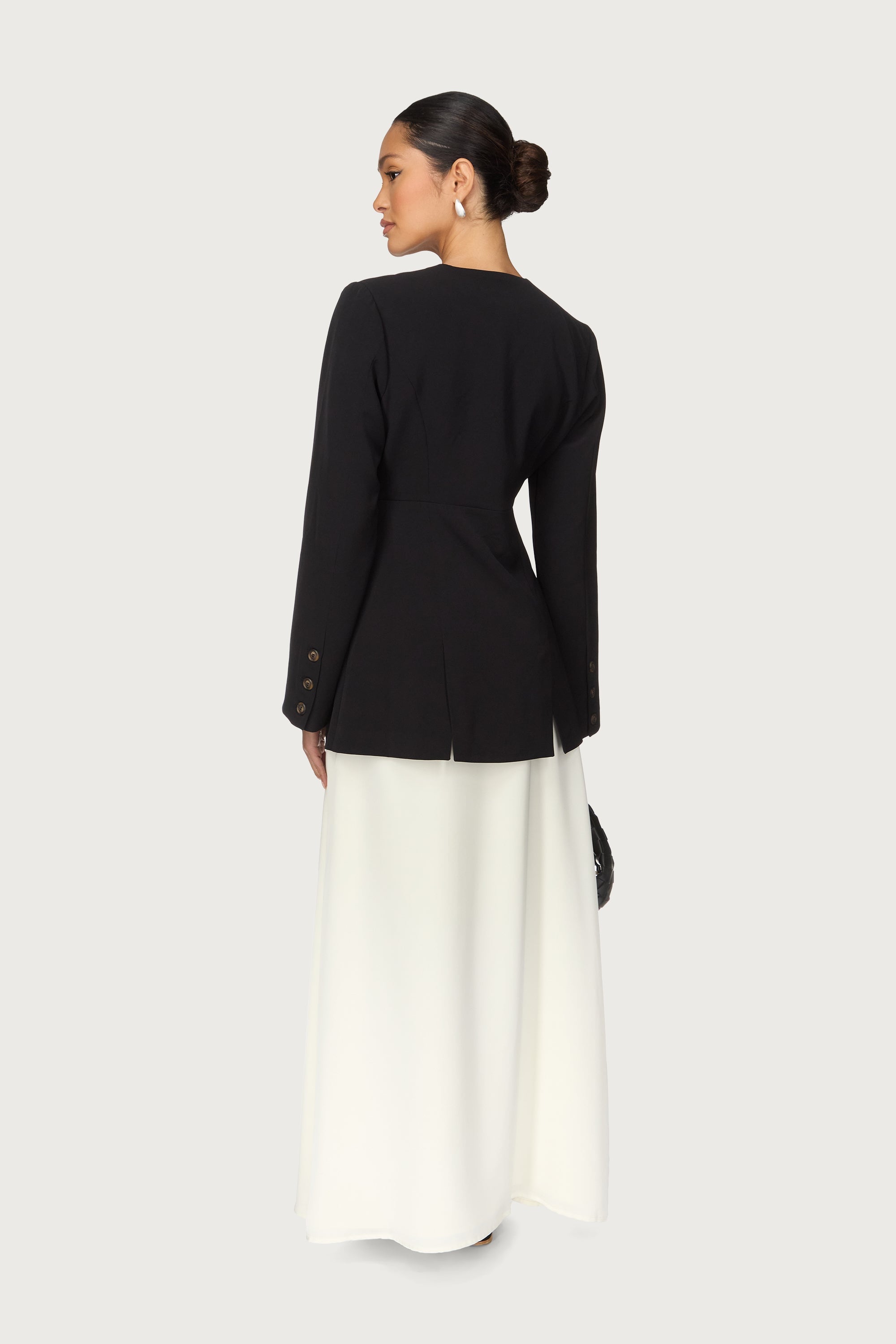 Cinch Blazer - Black Abayas Veiled