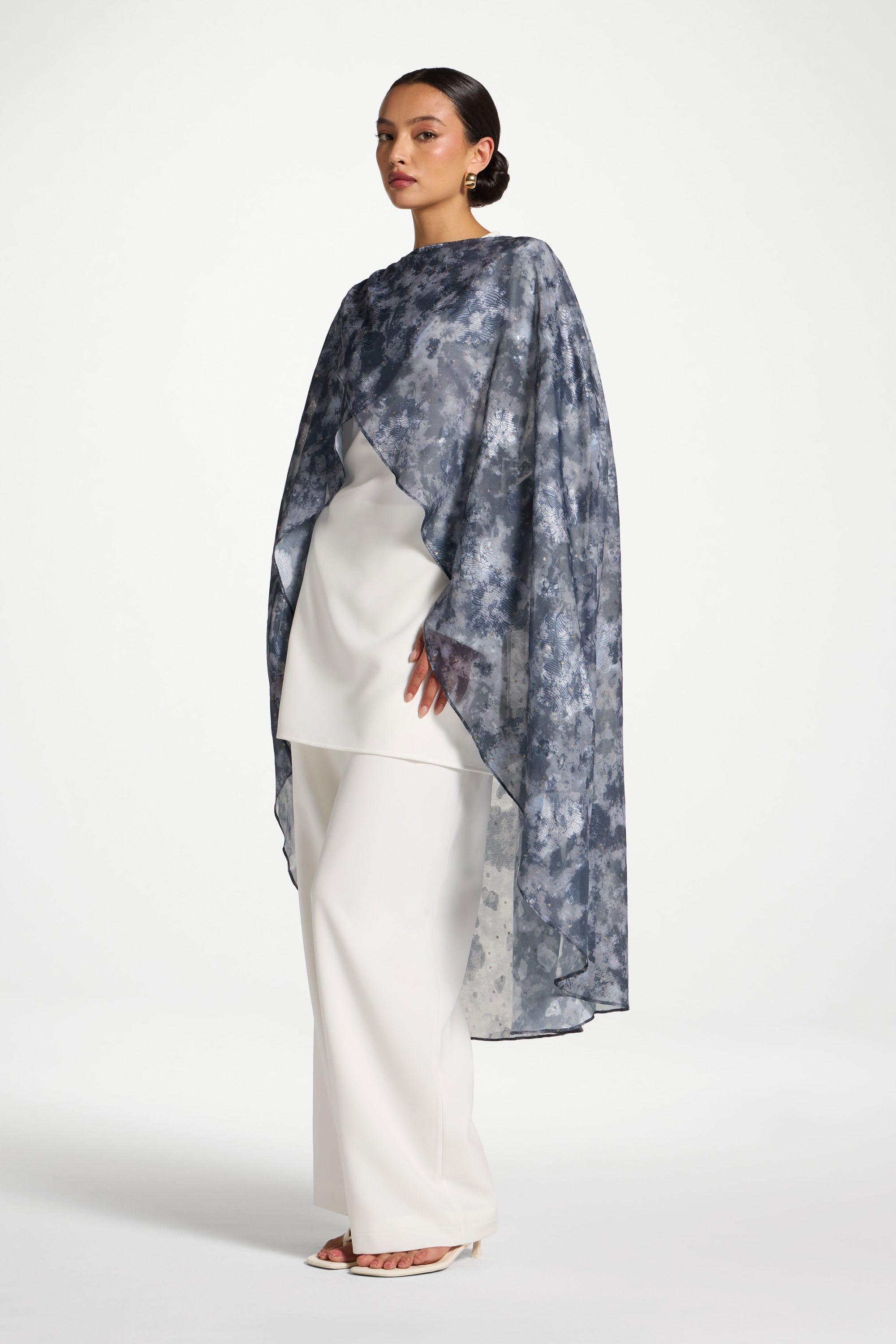 Drapey Cape & Top Set - White/Midnight Abayas Veiled