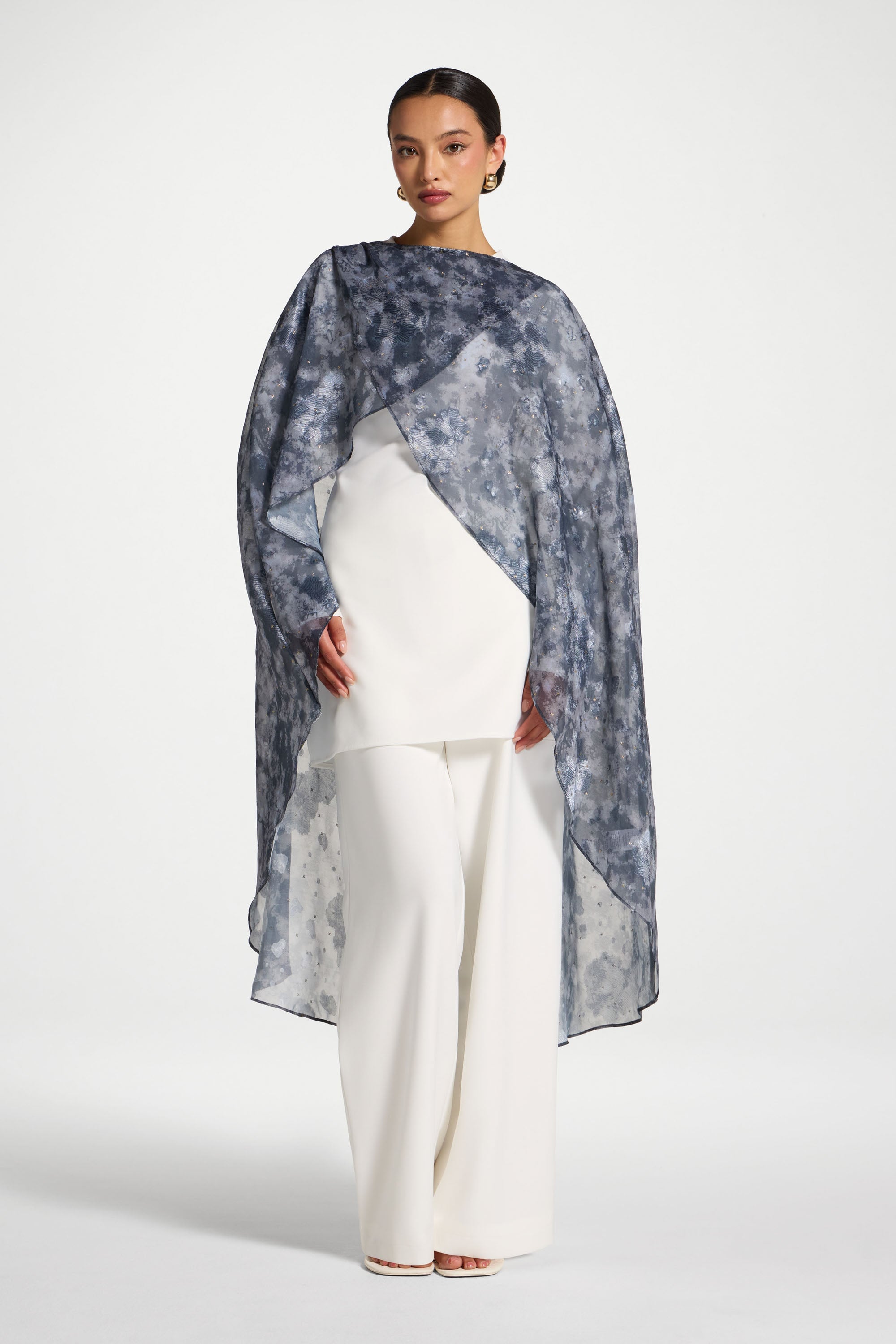 Drapey Cape & Top Set - White/Midnight Abayas Veiled