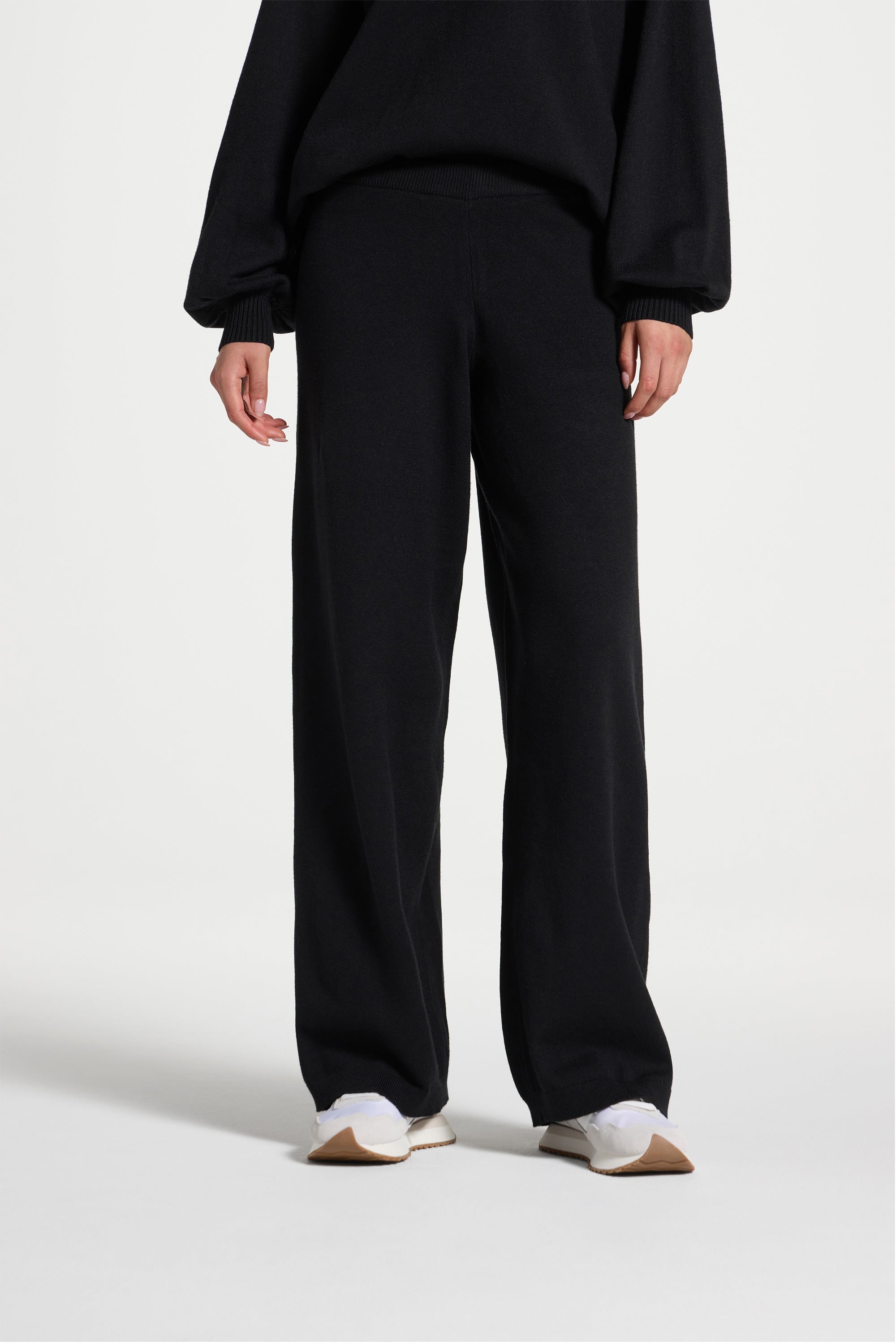 Knit Top & Pants Set - Black Abayas Veiled