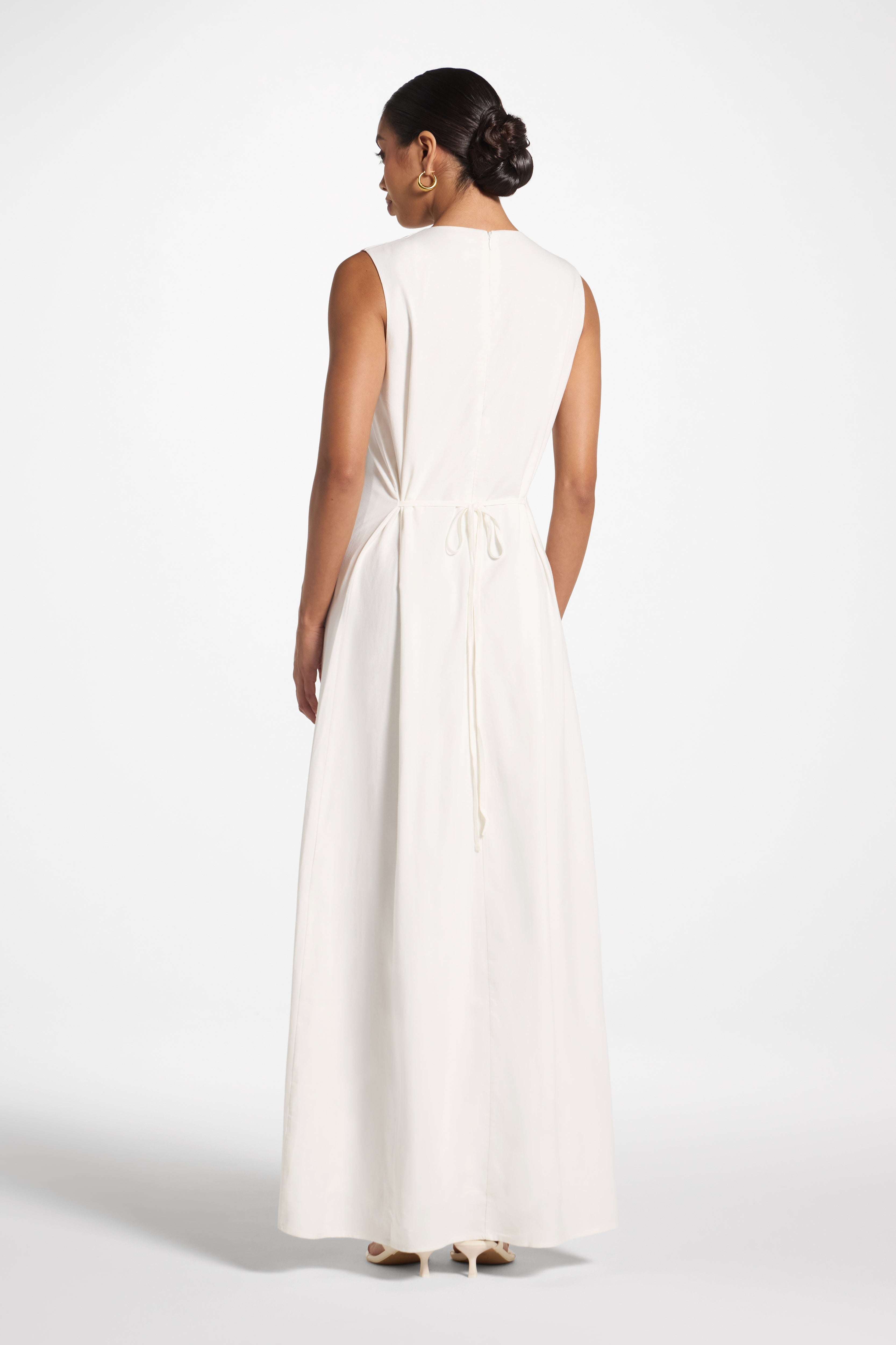 Nyla Sleeveless Linen Tie Maxi Dress - White Veiled