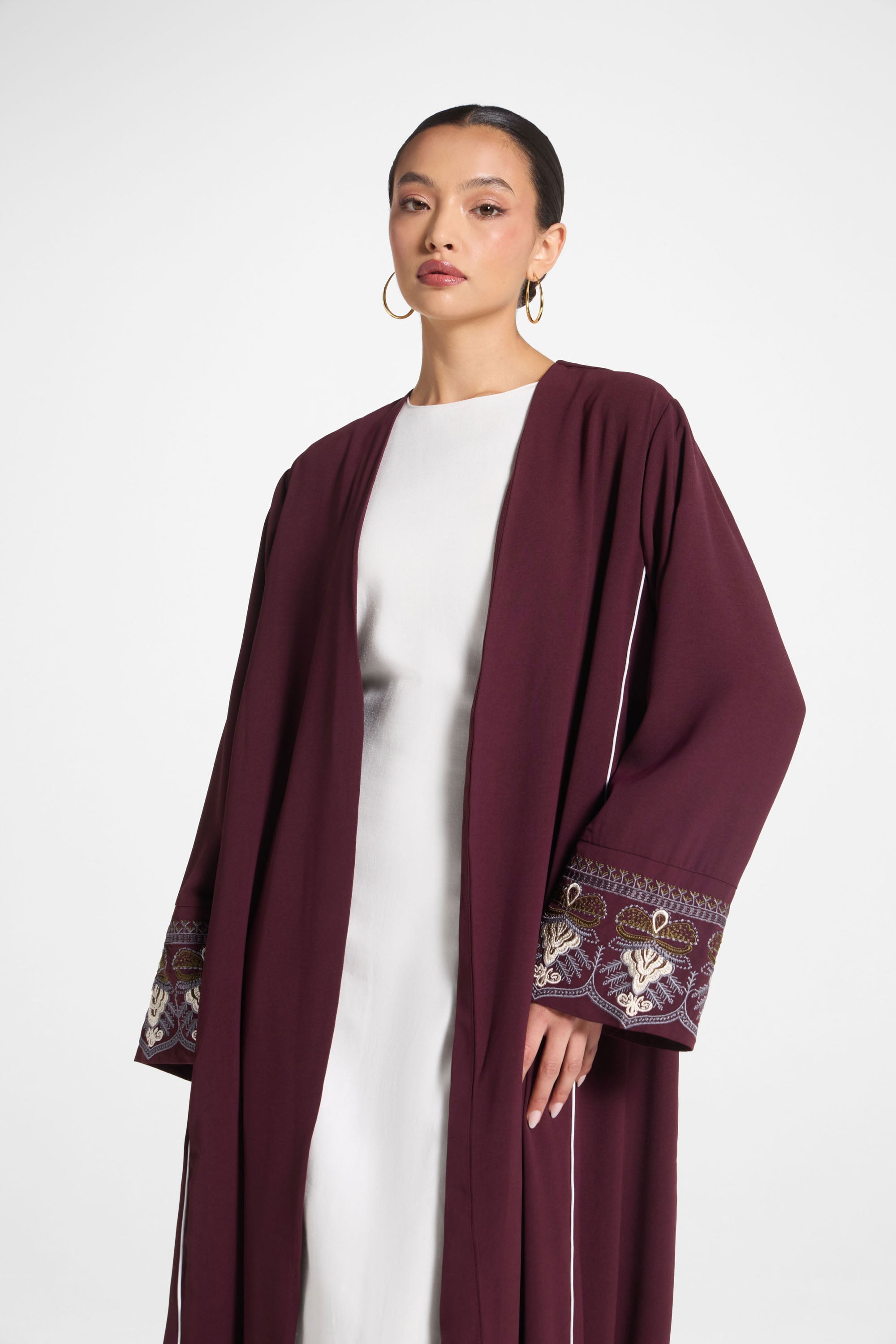Omaya Embroidered Open Abaya Abayas Veiled