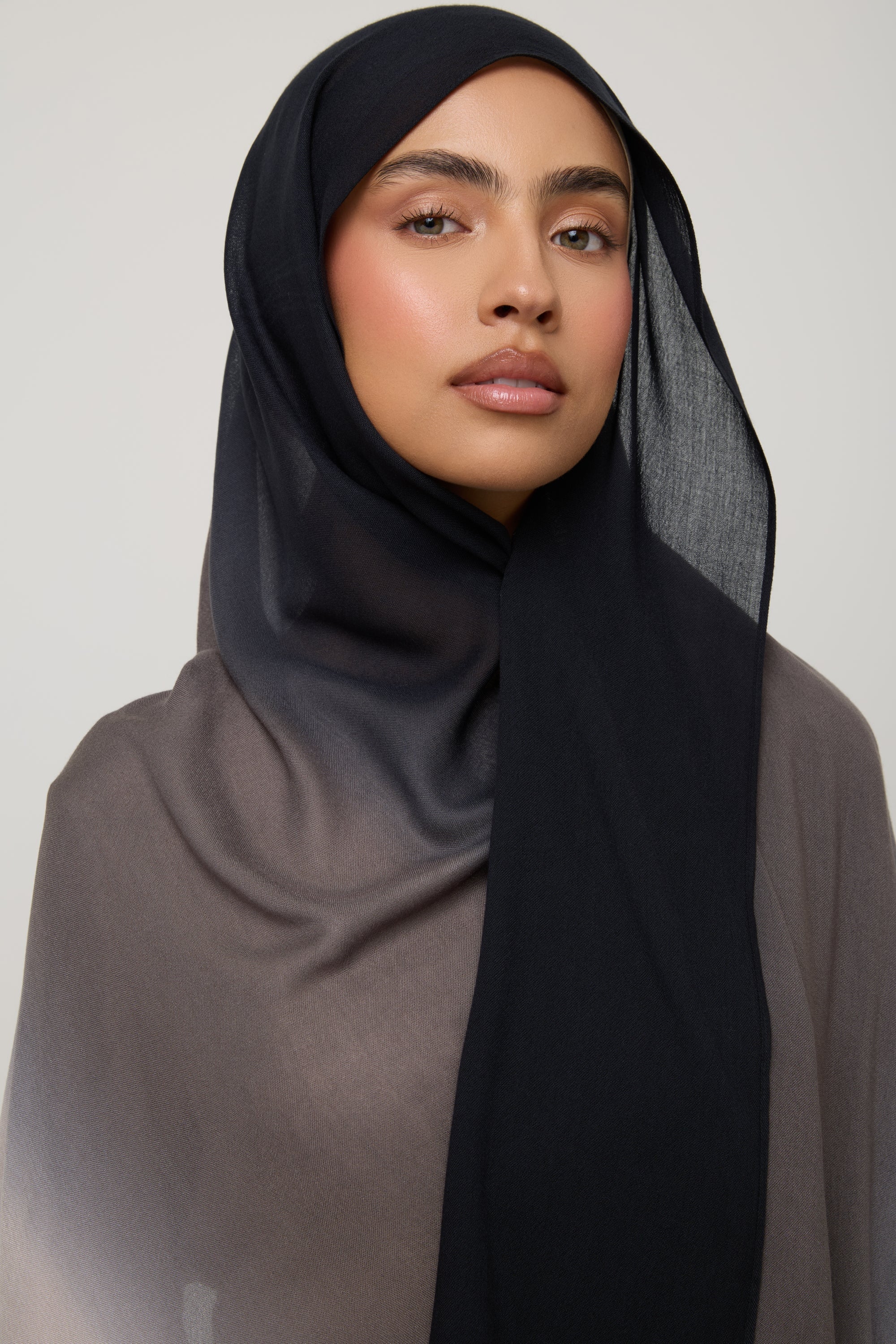 Ombre Modal Hijab - Terrain Hijab Veiled