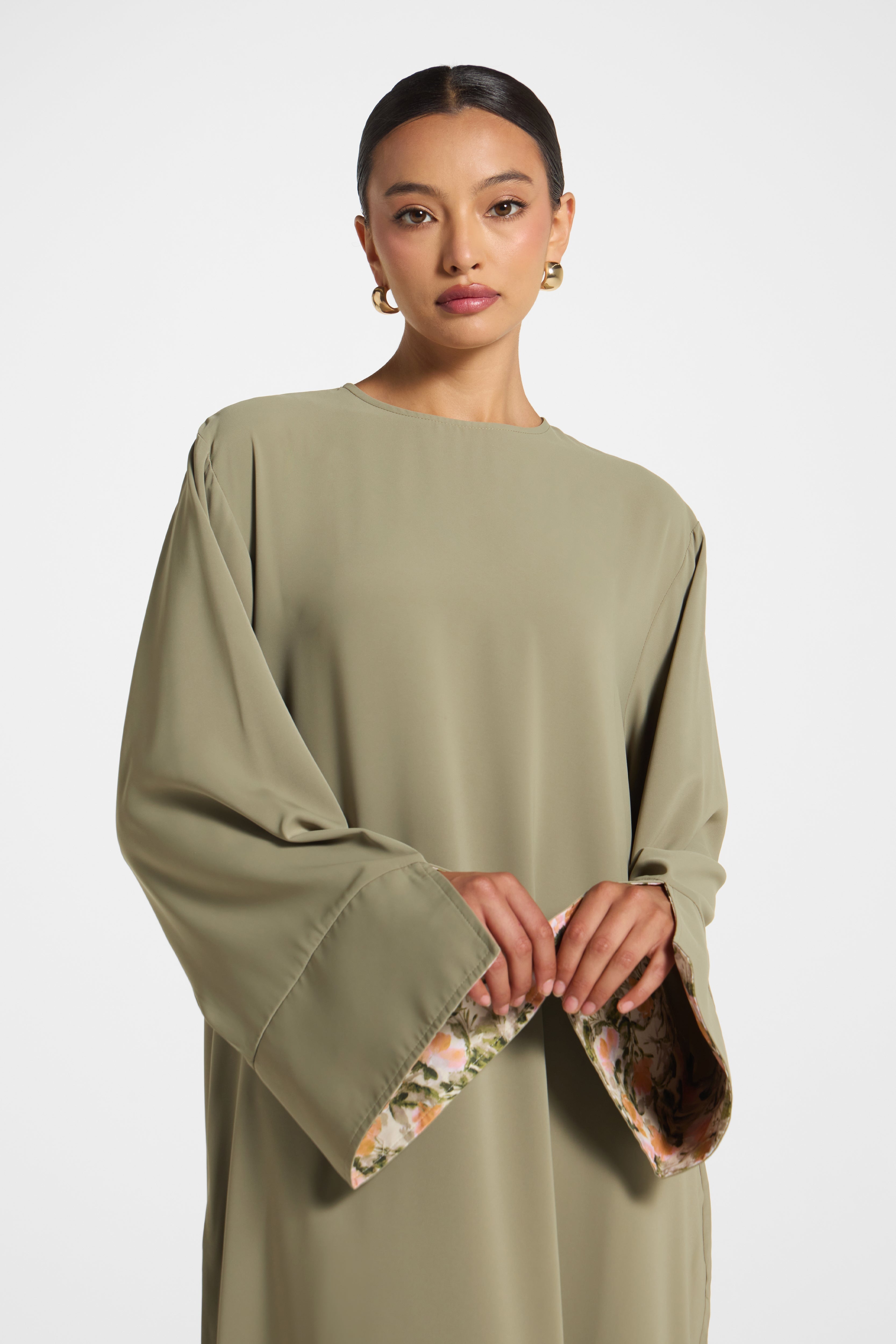 Printed Sleeve Closed Abaya - Sage Veiled