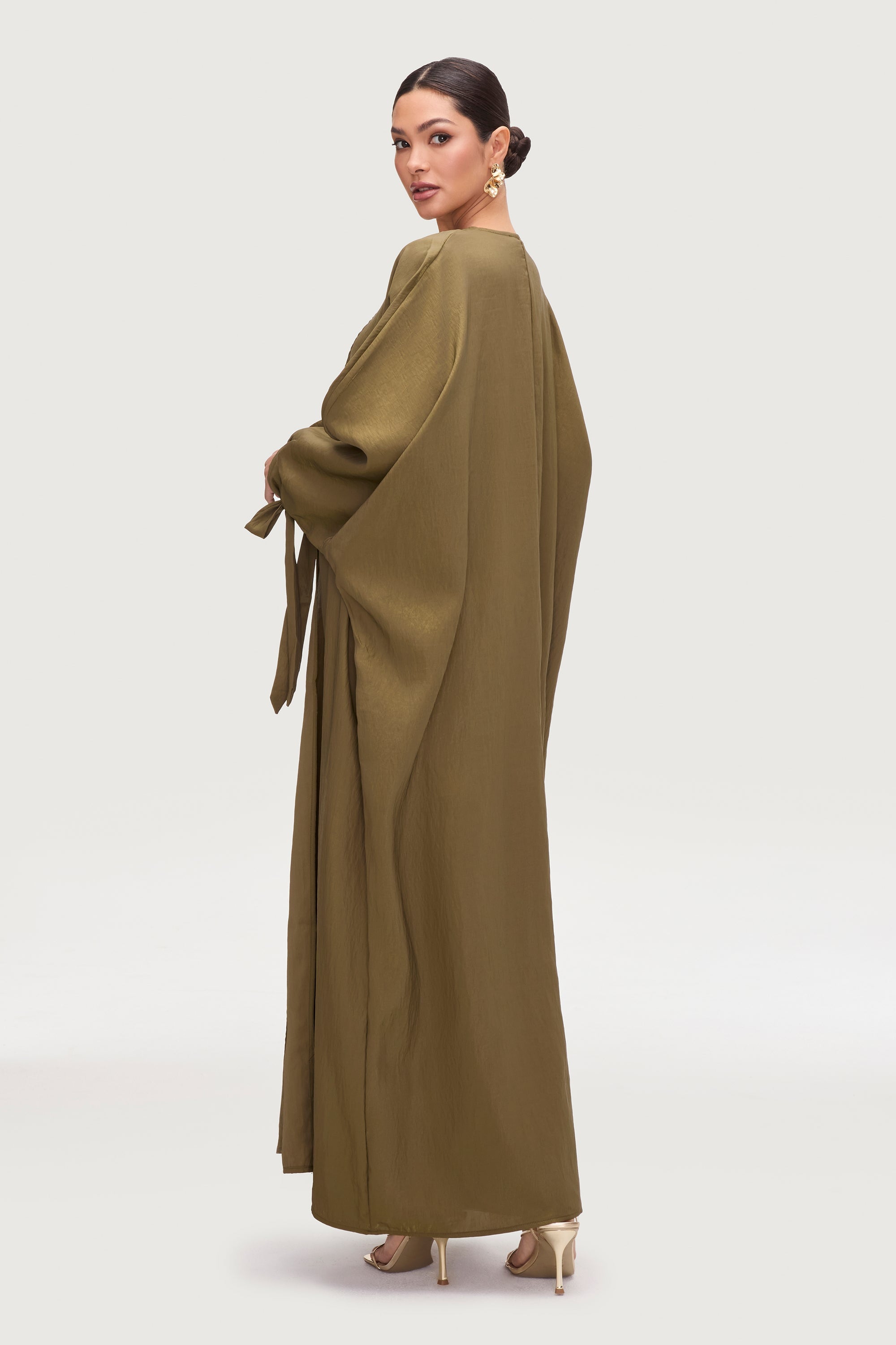 Safiyah Open Abaya - Zaytoon Abayas Veiled