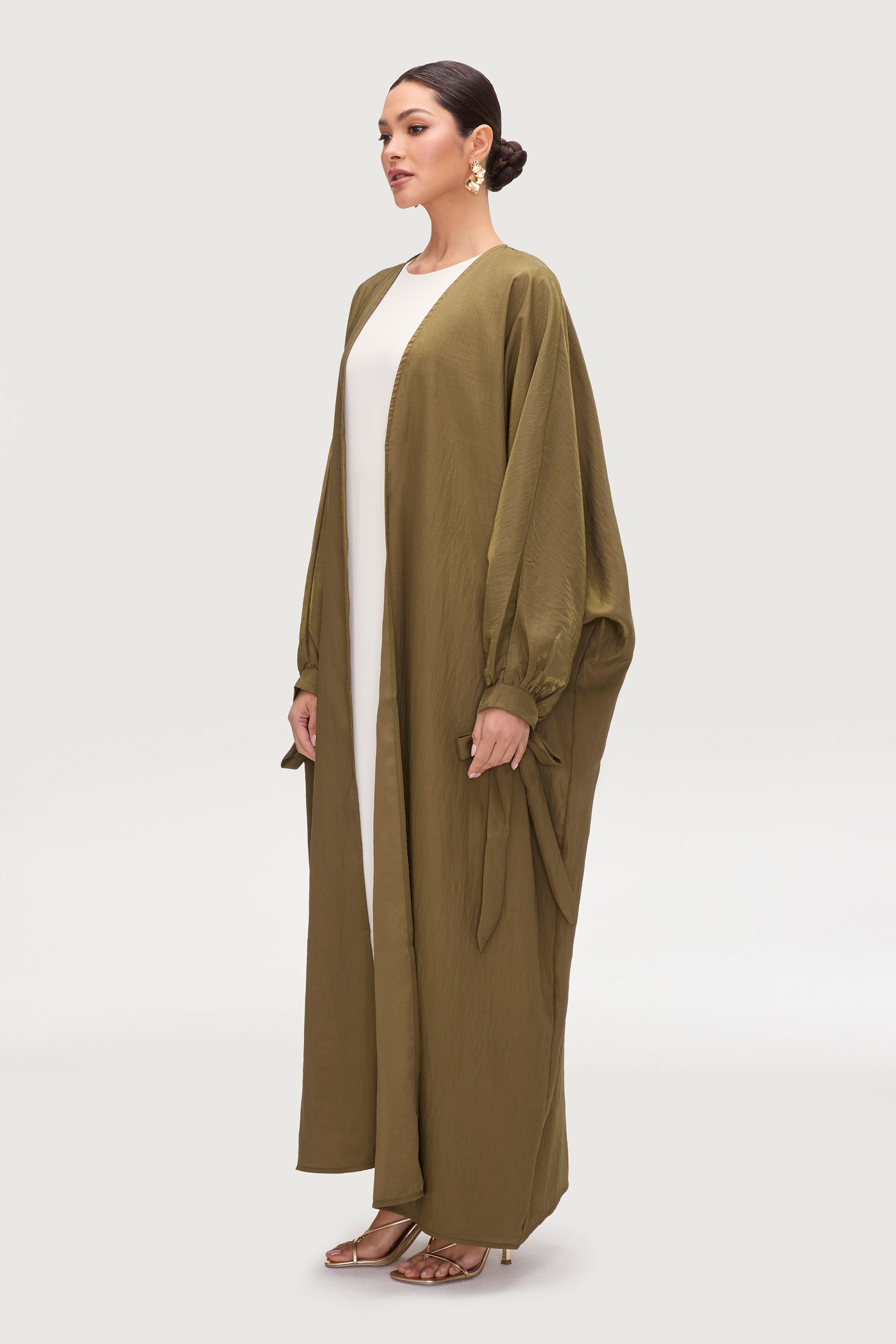 Safiyah Open Abaya - Zaytoon Abayas Veiled