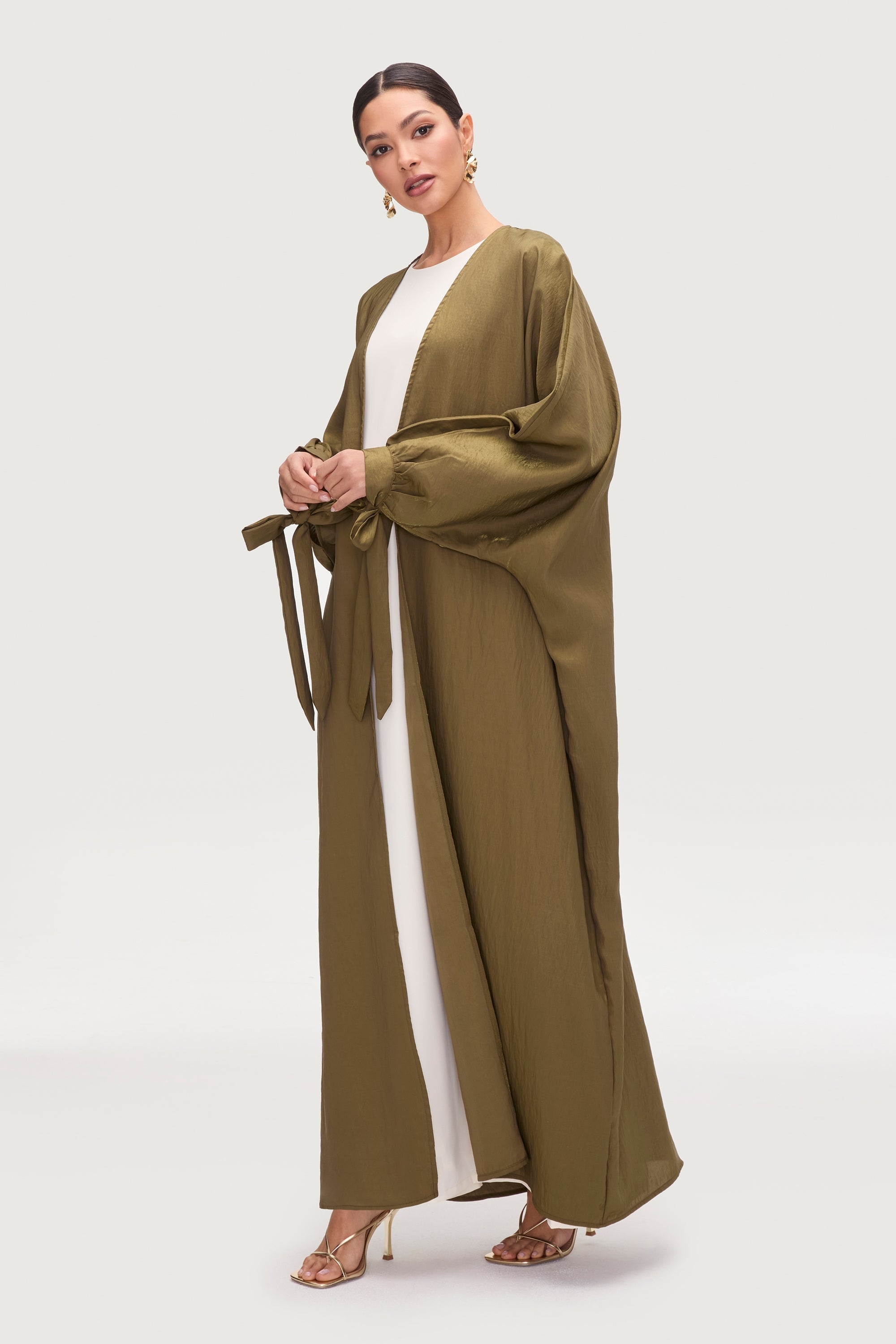 Safiyah Open Abaya - Zaytoon Abayas Veiled