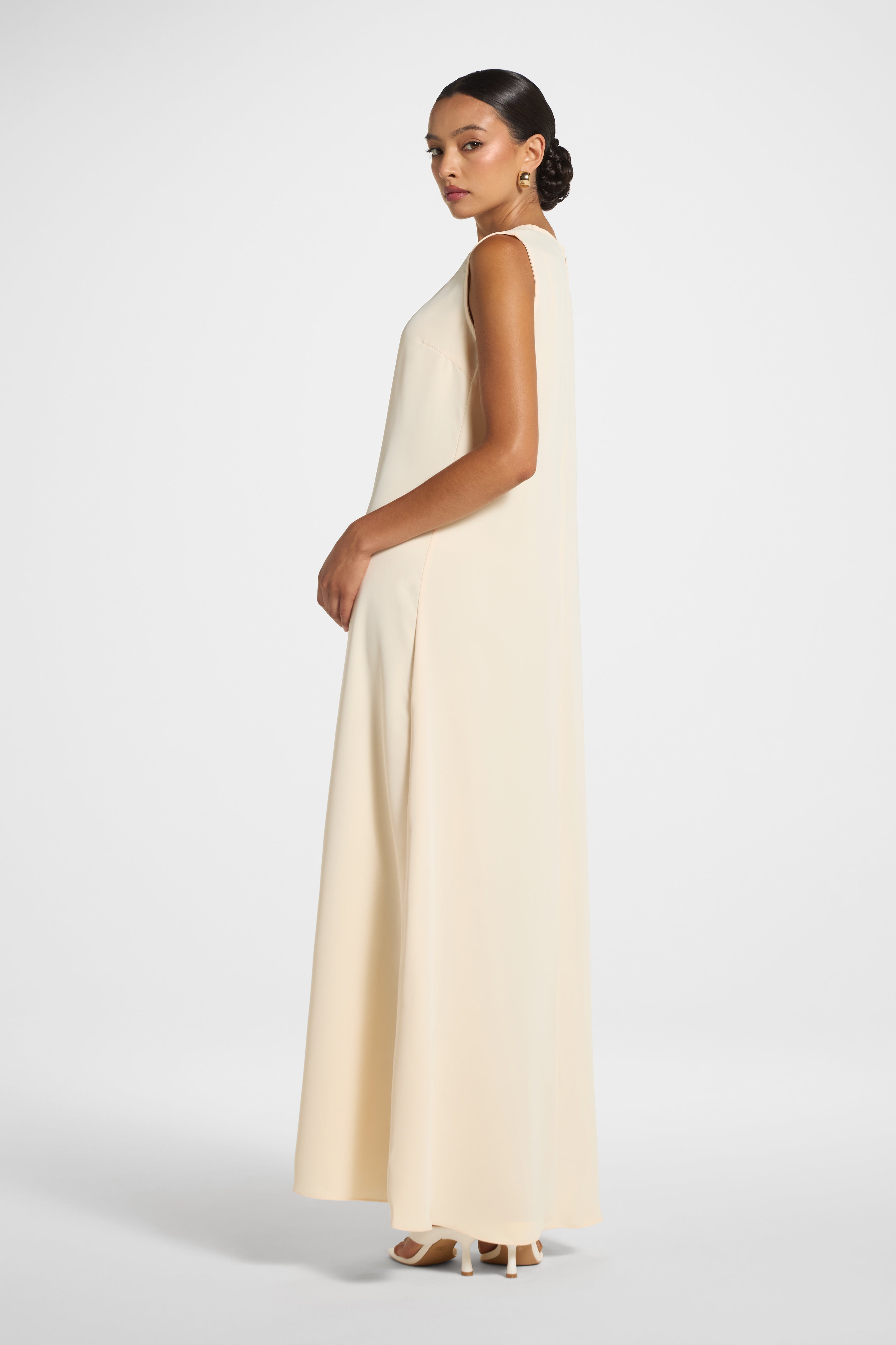 Signature Sleeveless Inner Maxi Dress - Peach Abayas Veiled