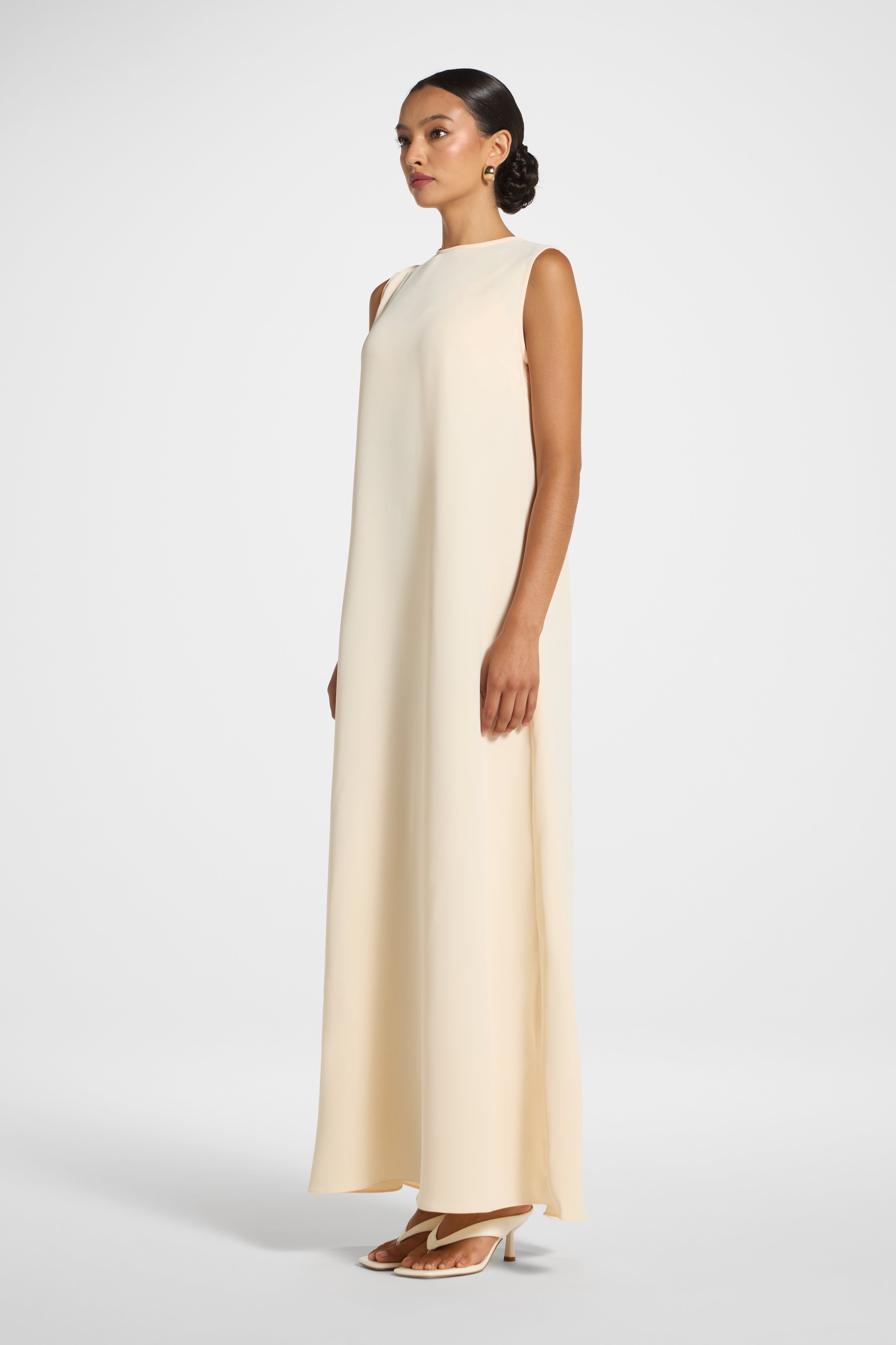 Signature Sleeveless Inner Maxi Dress - Peach Abayas Veiled