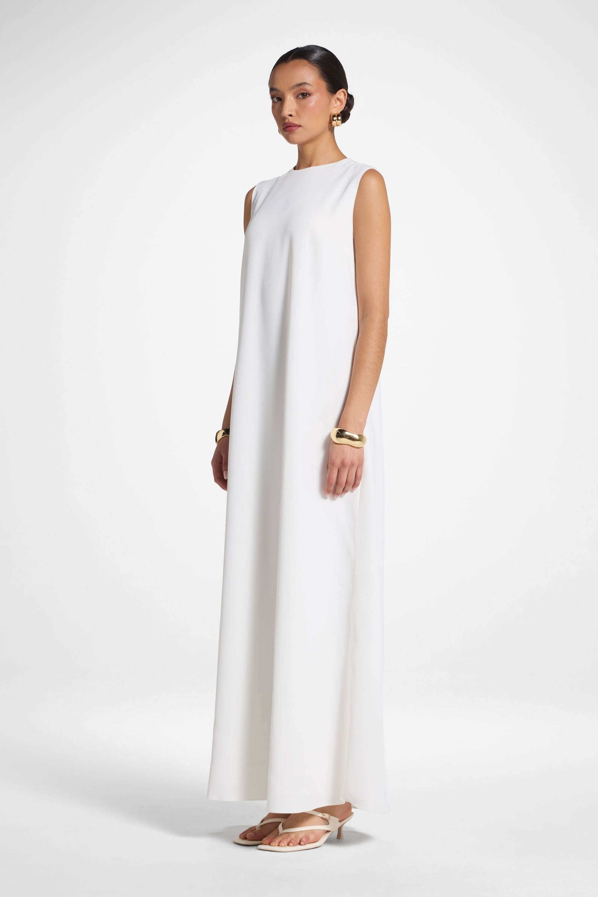 Signature Sleeveless Inner Maxi Dress - White Abayas Veiled