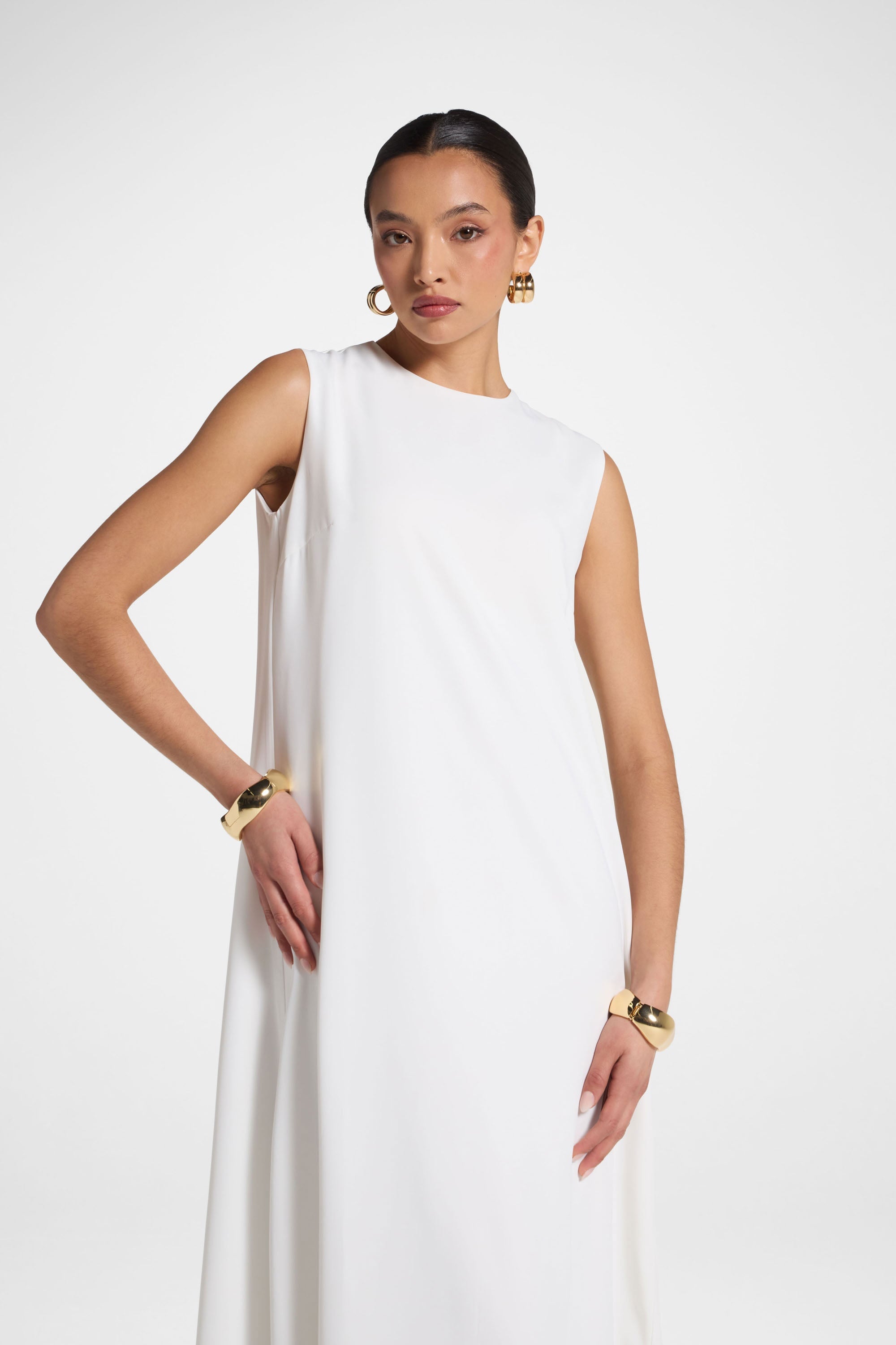 Signature Sleeveless Inner Maxi Dress - White Abayas Veiled