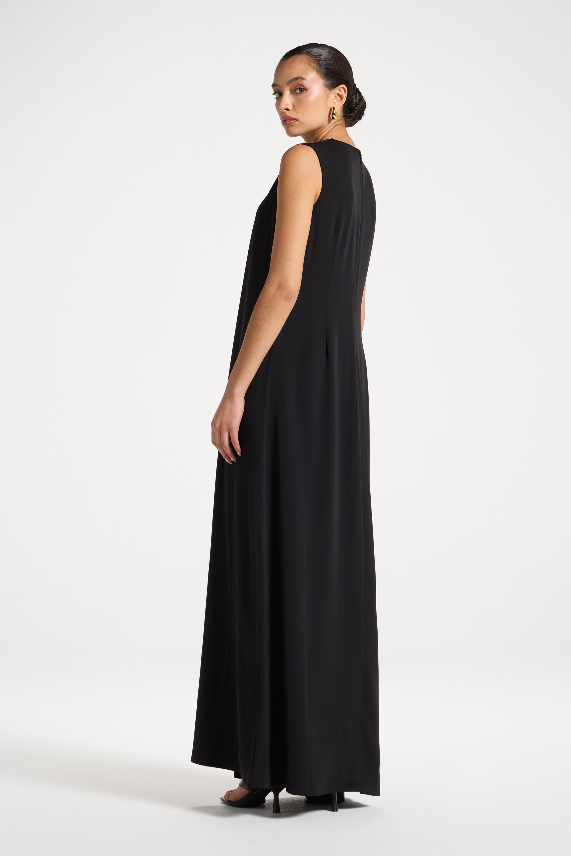Sleeveless Maxi Dress - Black Abayas Veiled