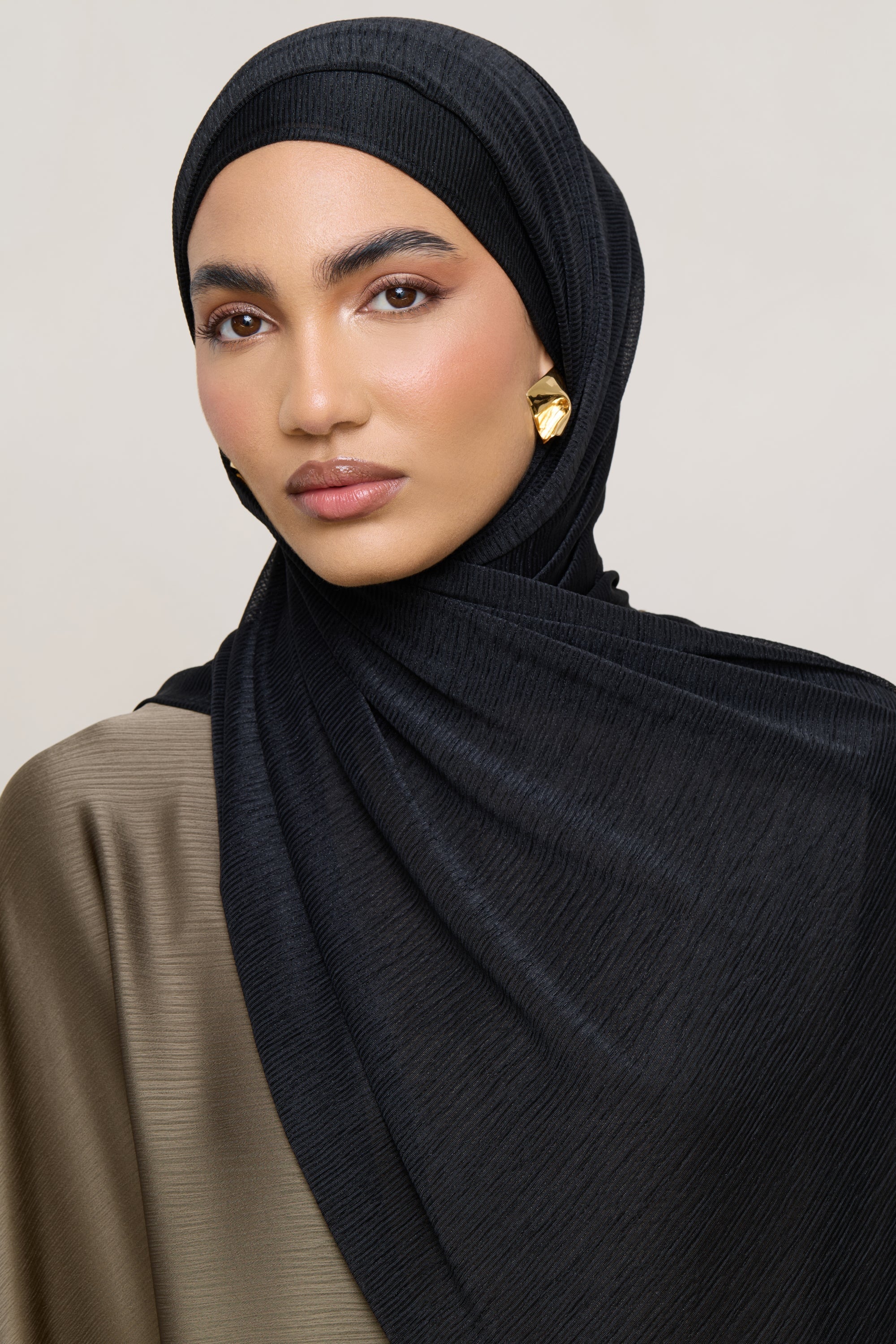 Stretch Stripe Hijab - Black Hijabs Veiled