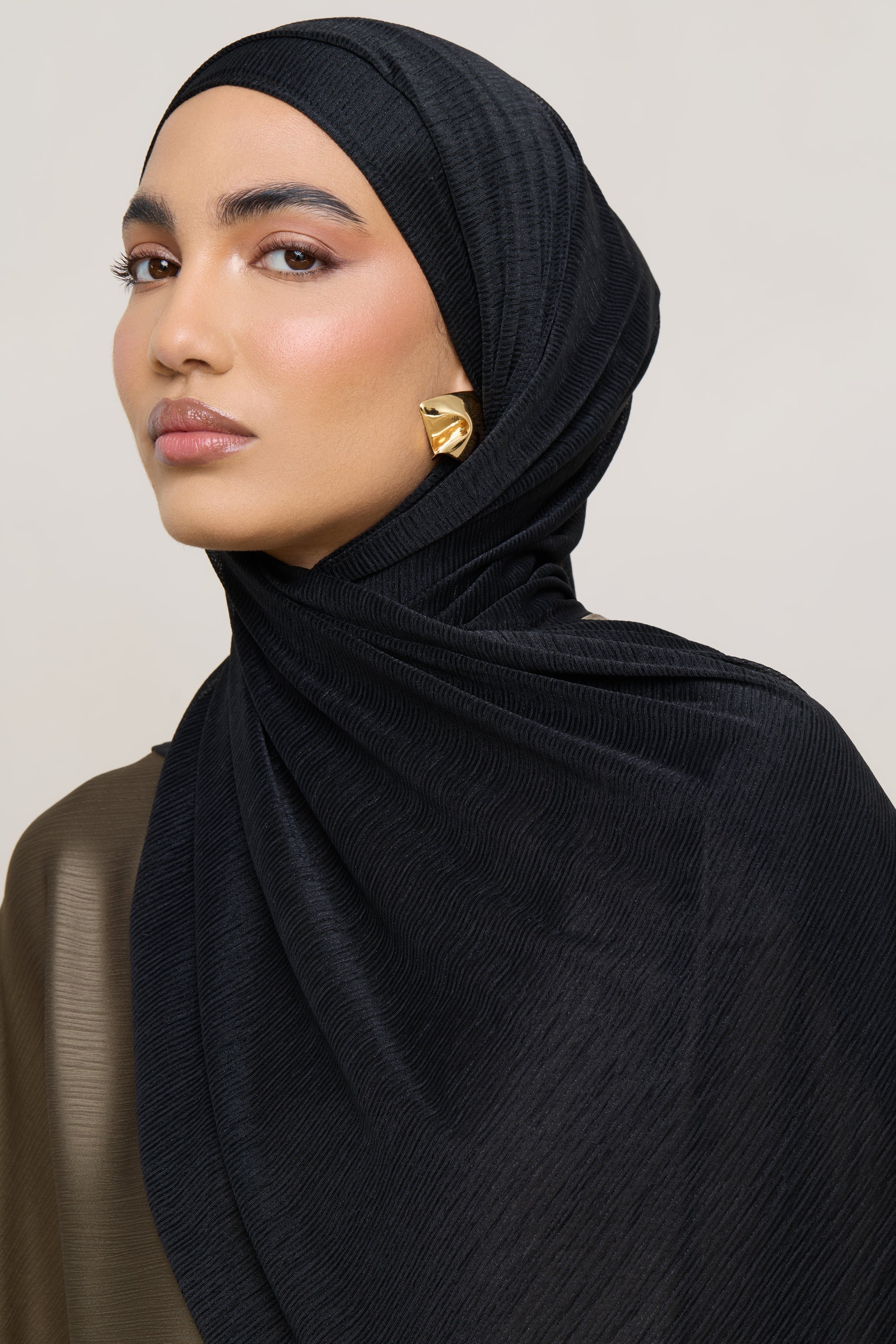 Stretch Stripe Hijab - Black Hijabs Veiled