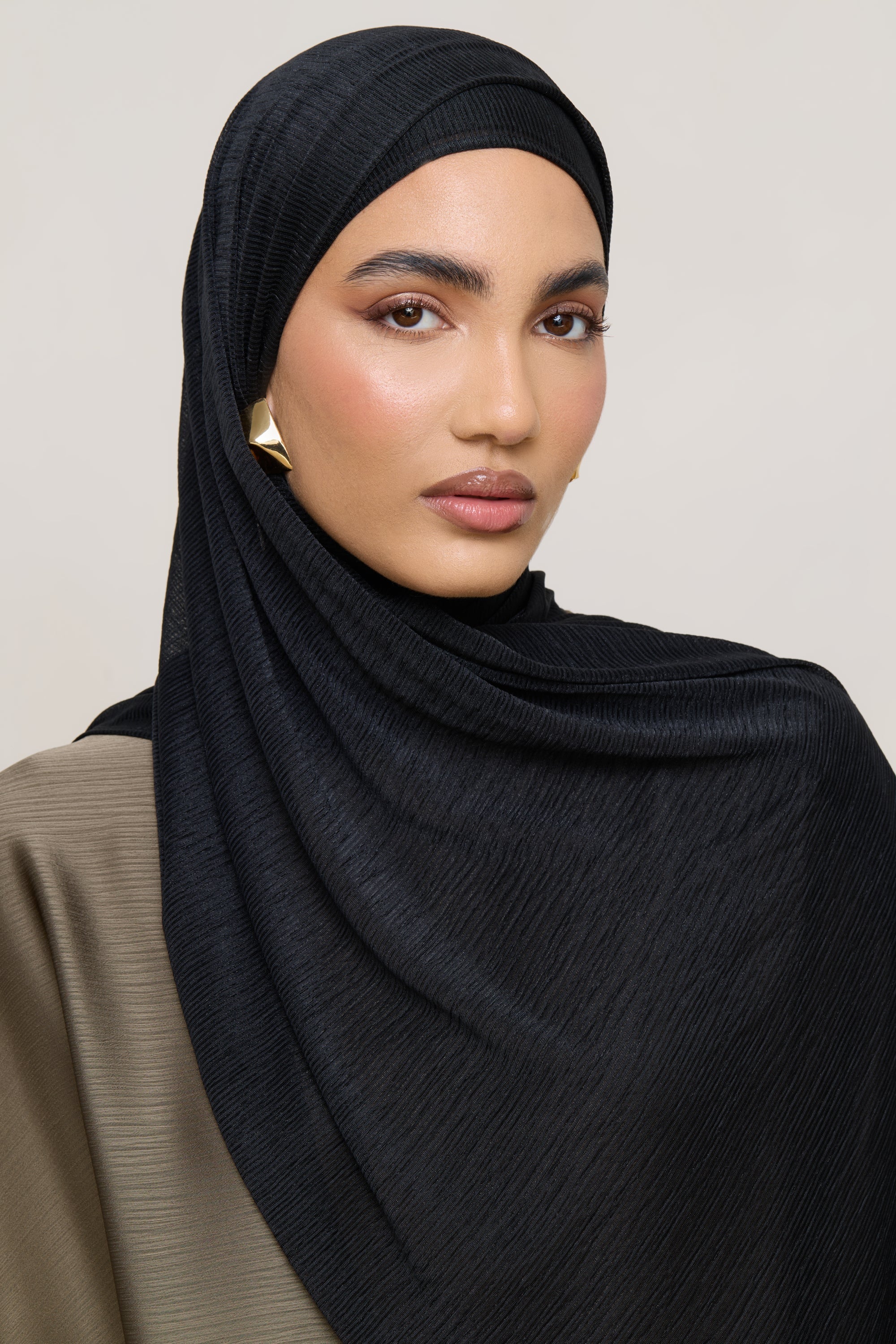 Stretch Stripe Hijab - Black Hijabs Veiled