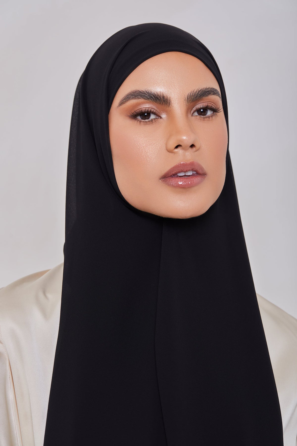 Essential Chiffon Hijab - Black Scarves & Shawls saigonodysseyhotel 