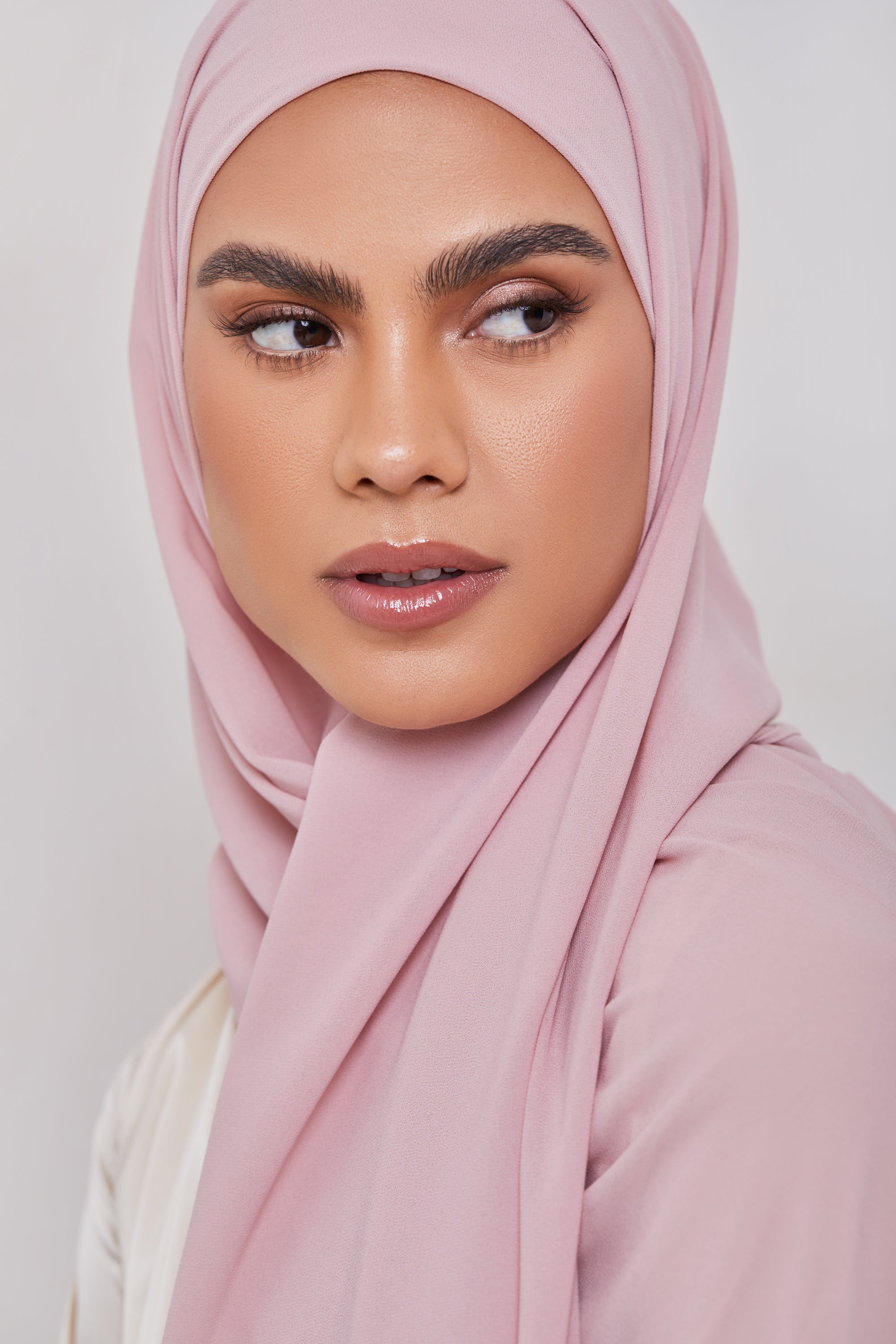 Essential Chiffon Hijab - Dusty Pink Scarves & Shawls saigonodysseyhotel 
