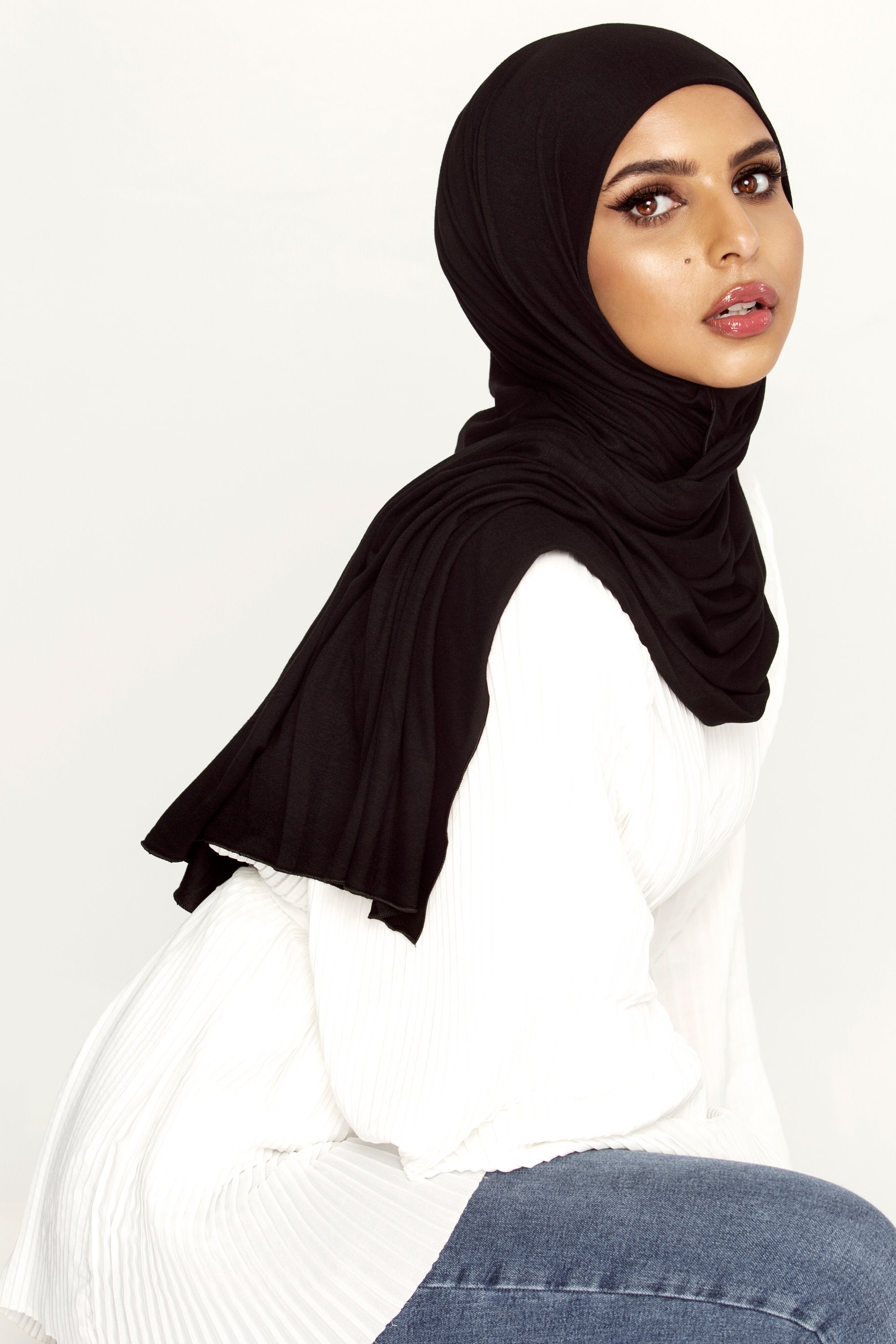 Black Premium Jersey Hijab – Haute Hijab