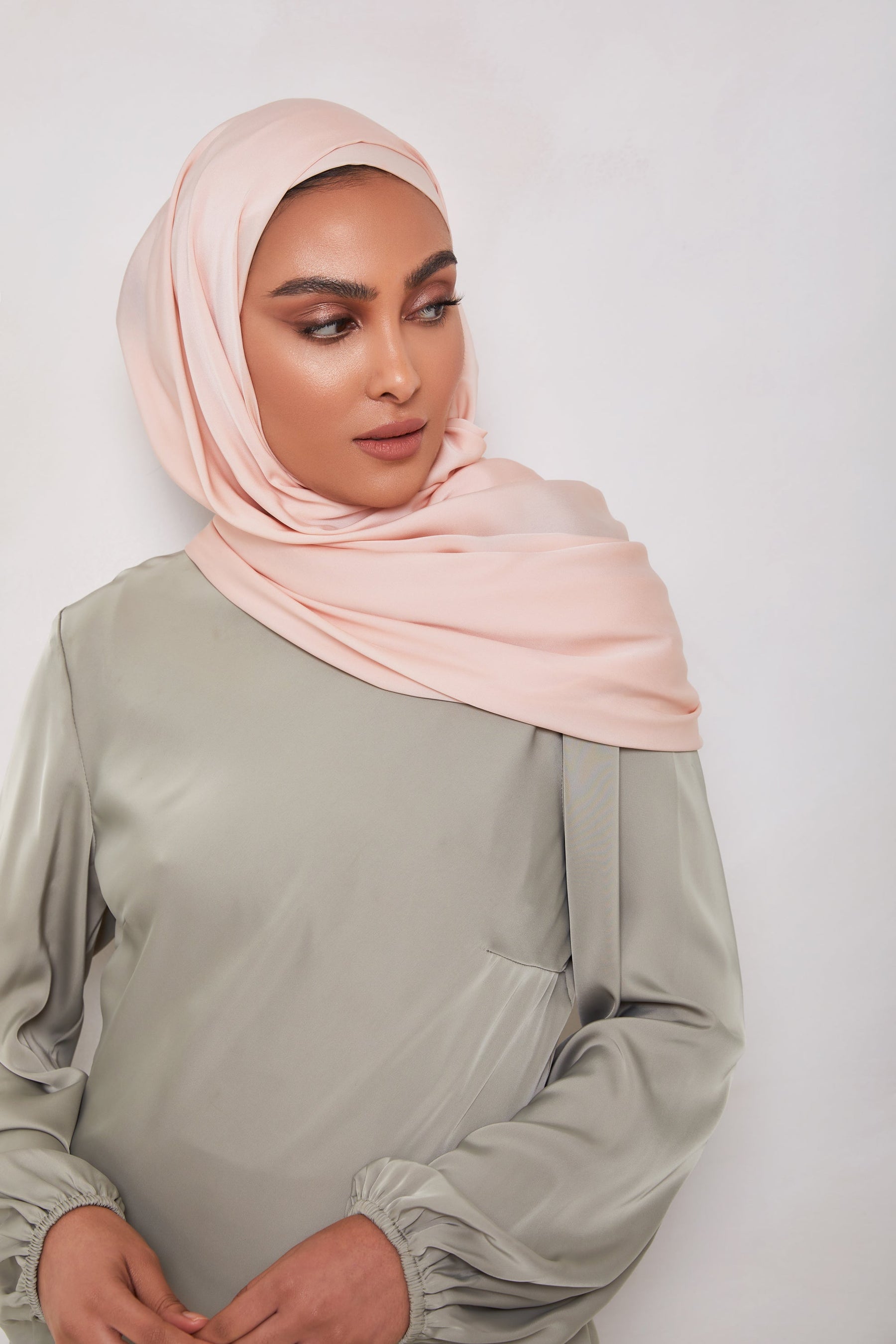MATTE Satin Hijab - Sunset Tan epschoolboard 