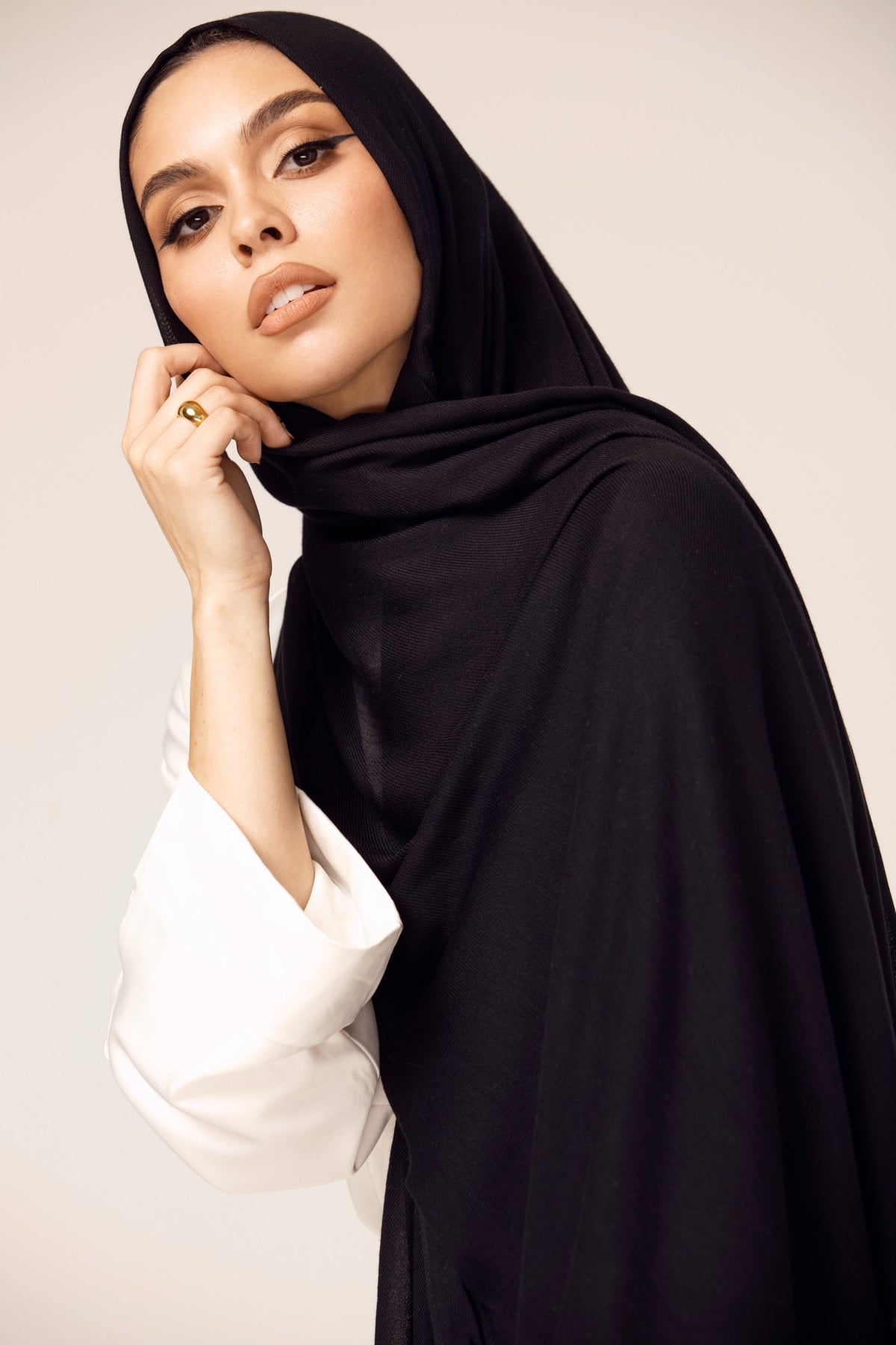 Premium Woven ECOVERO™ Hijab - Black saigonodysseyhotel 