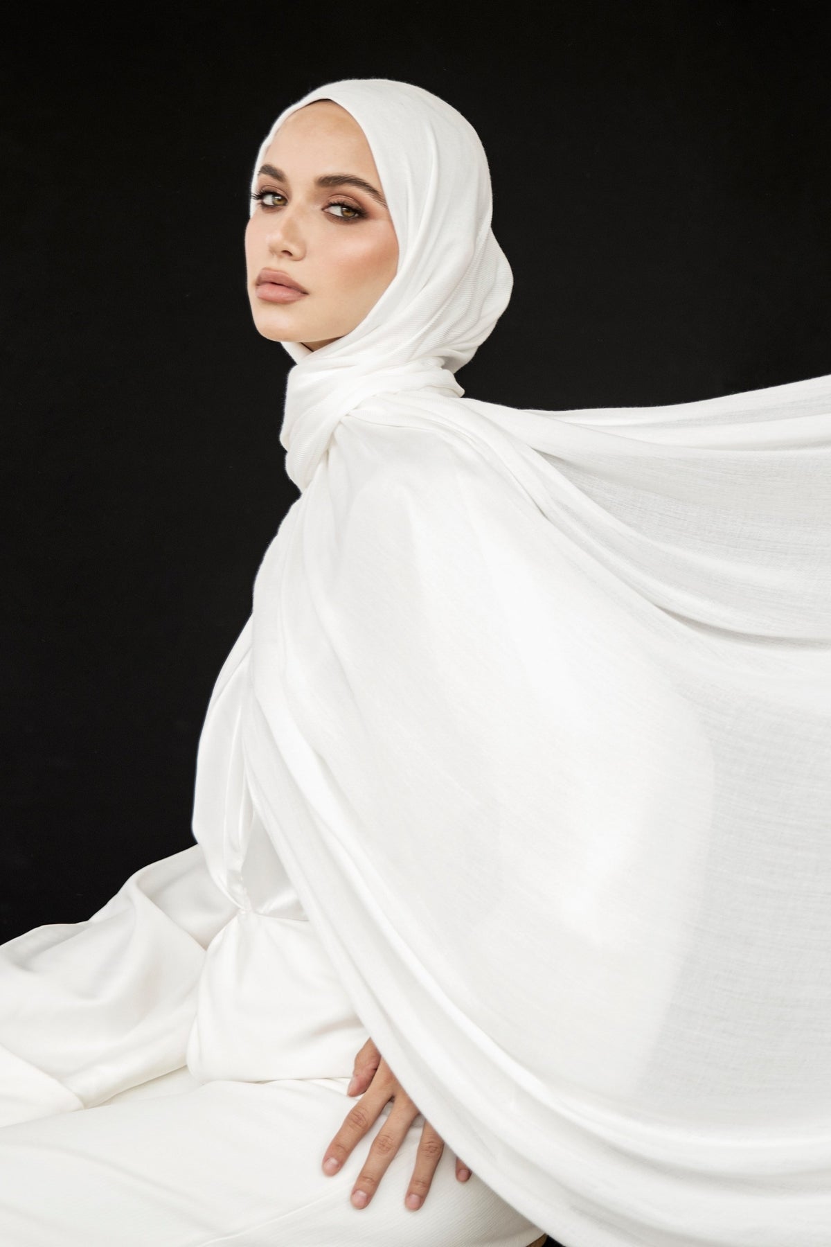 Premium Woven ECOVERO™ Hijab - White saigonodysseyhotel 