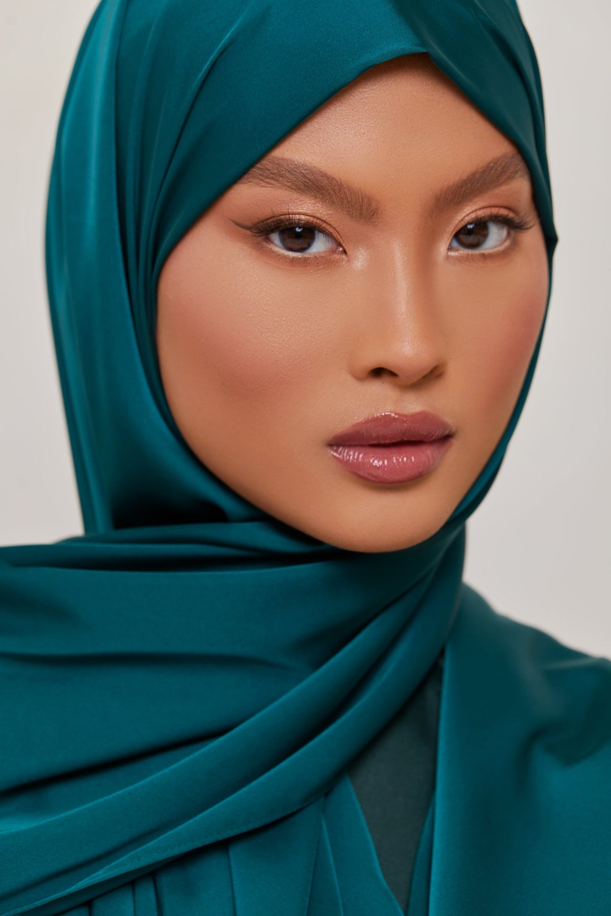 SMOOTH Satin Hijab - Mood saigonodysseyhotel 