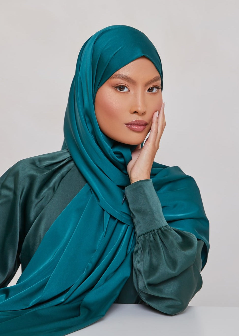 SMOOTH Satin Hijab - Mood saigonodysseyhotel 
