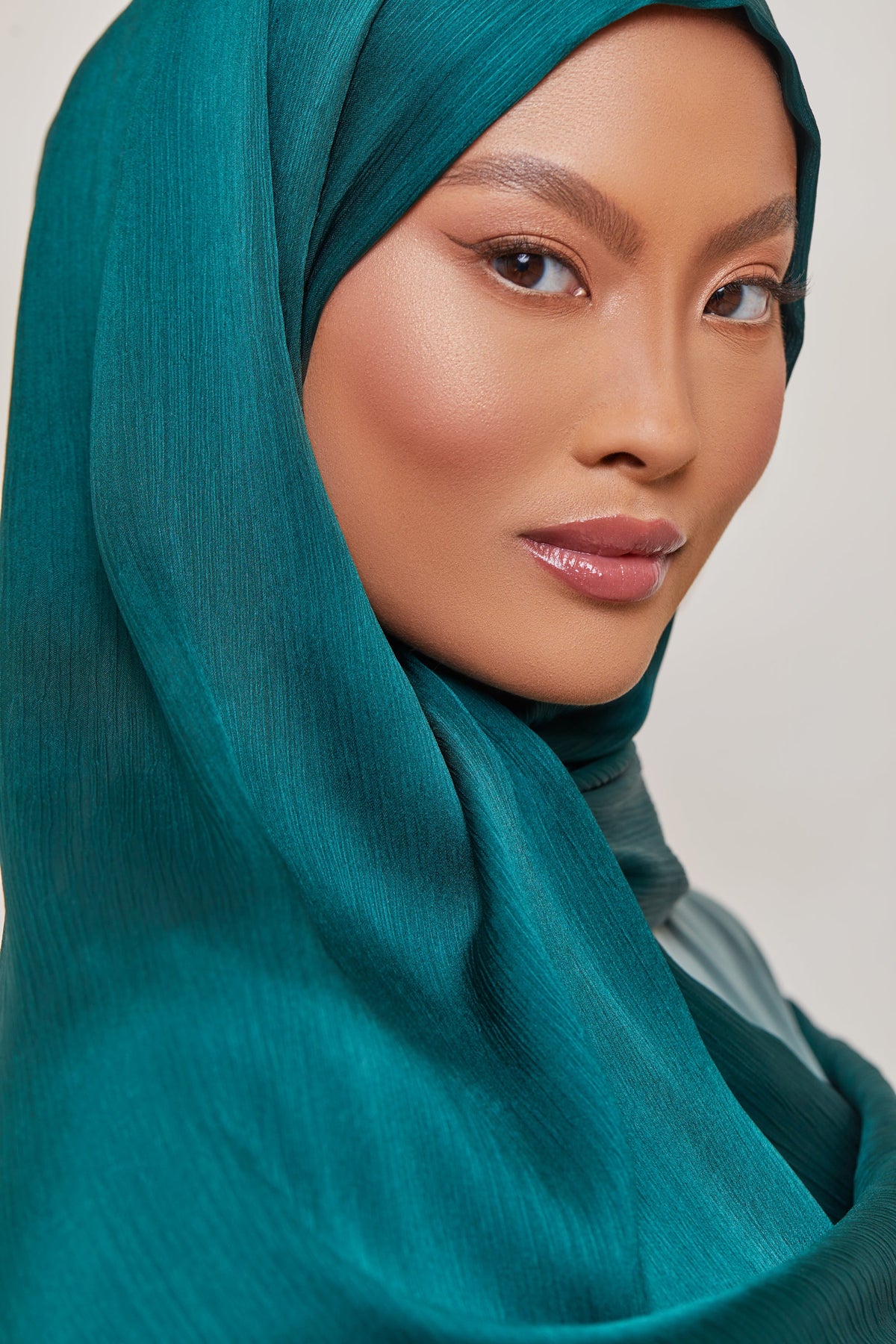 TEXTURE Satin Crepe Hijab - Emerald Crepe epschoolboard 