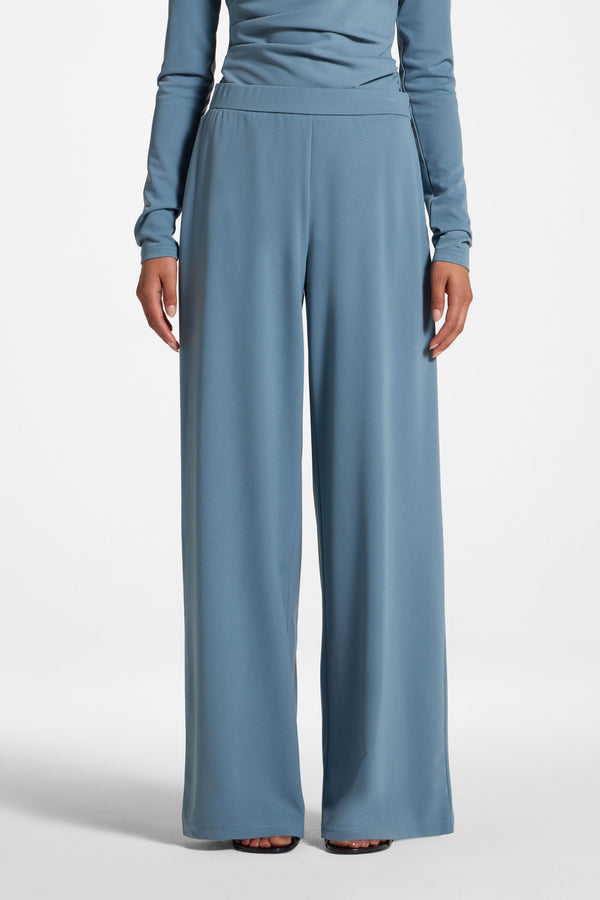 Signature Stretch Pants - Sky