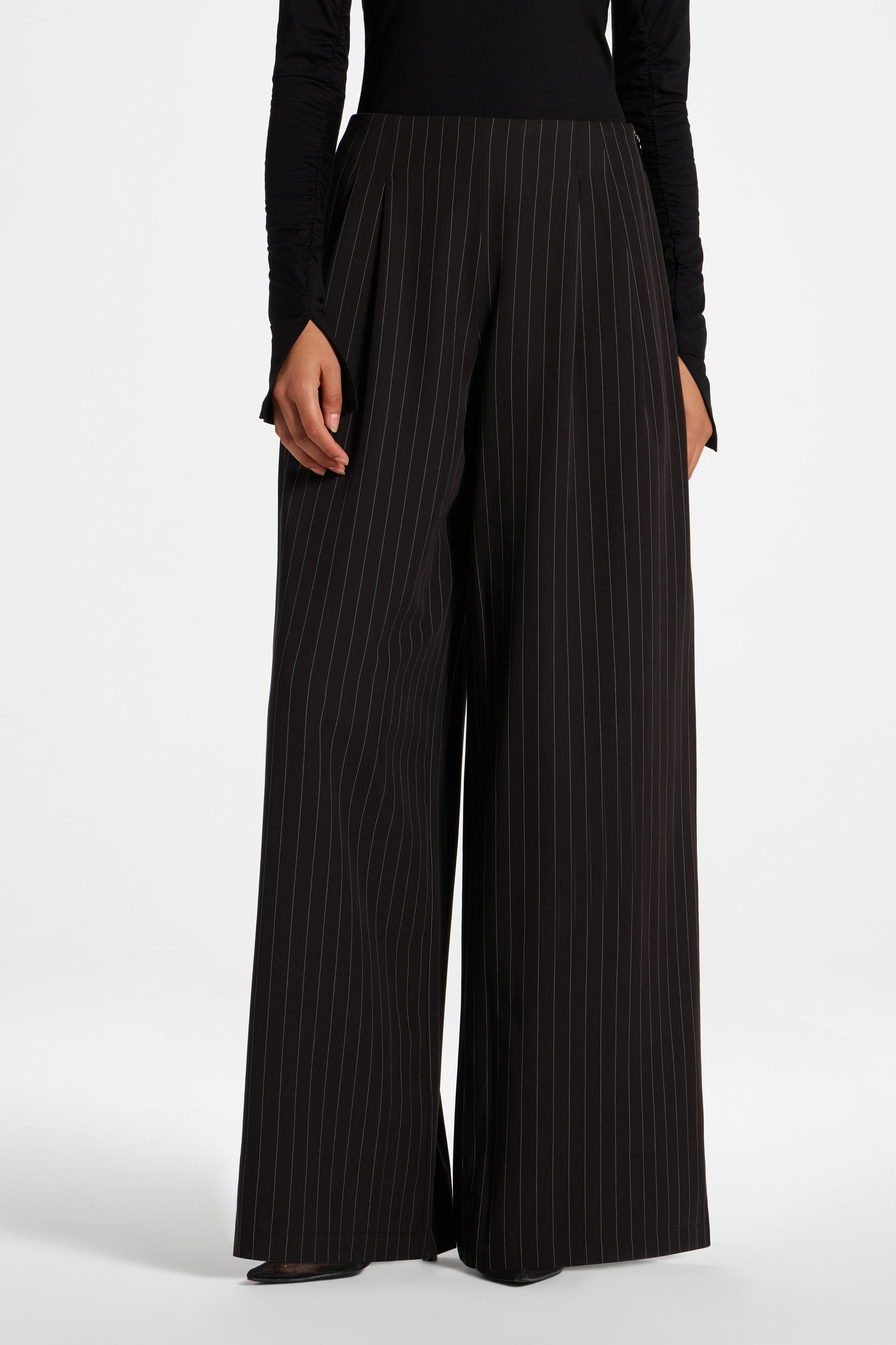 Stripe Pleat Wide Leg Pant - Black