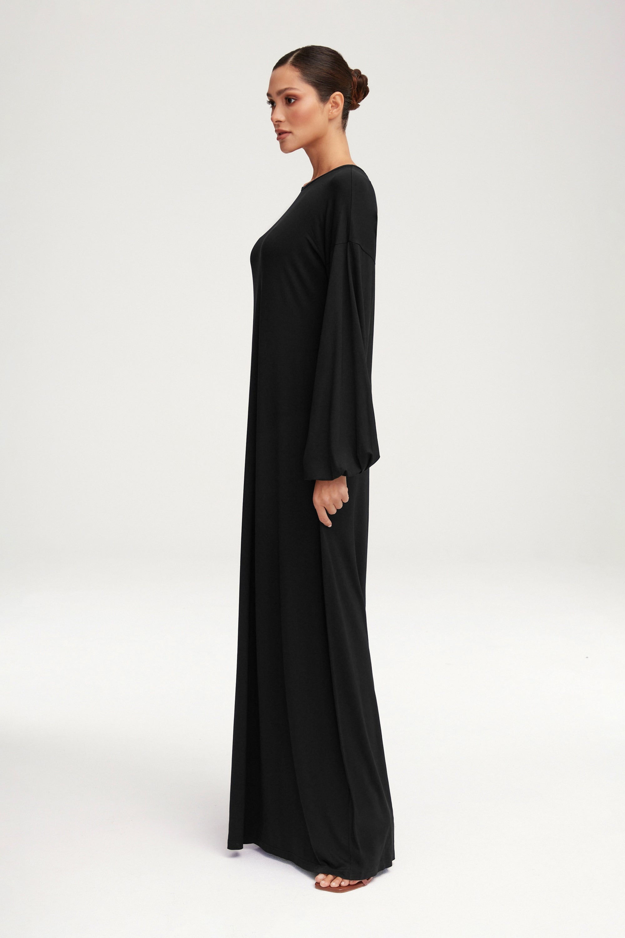 Afiyah Jersey Maxi Dress - Black Clothing Veiled 