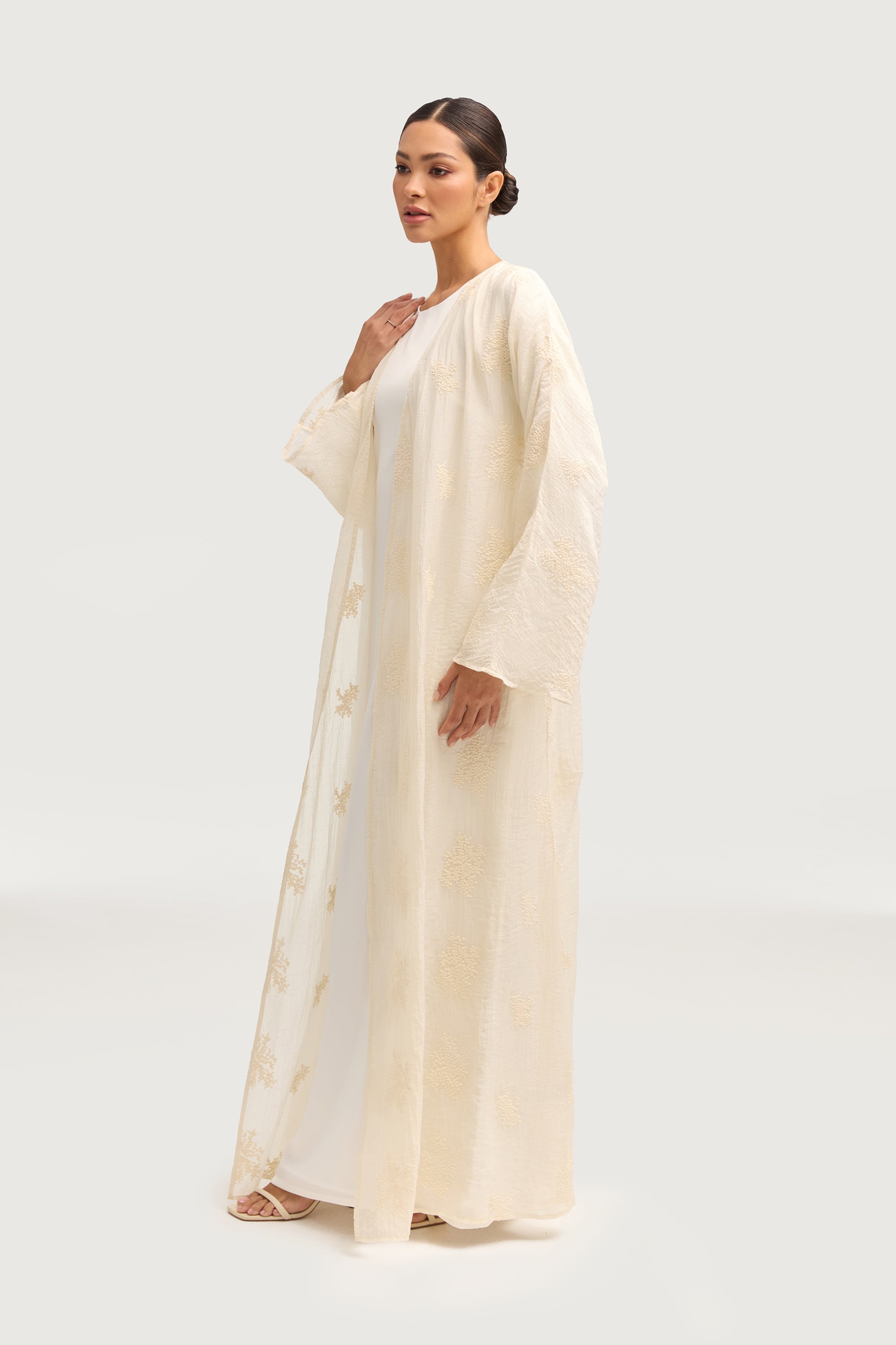 Assiya Embroidered Open Abaya - White Abayas Veiled 