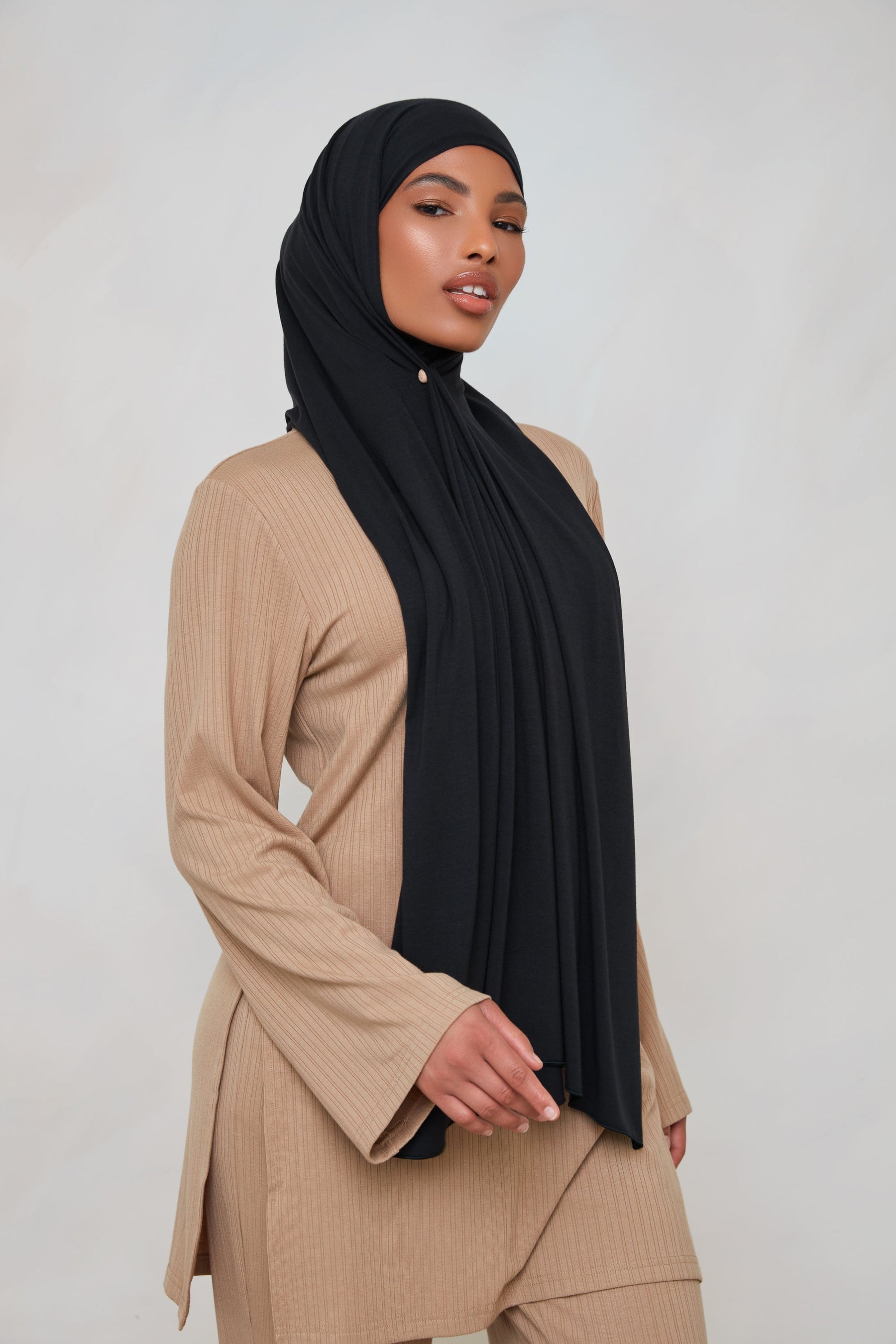 Veiled Bamboo Jersey Hijab - Sand Regular (180x75 cm)