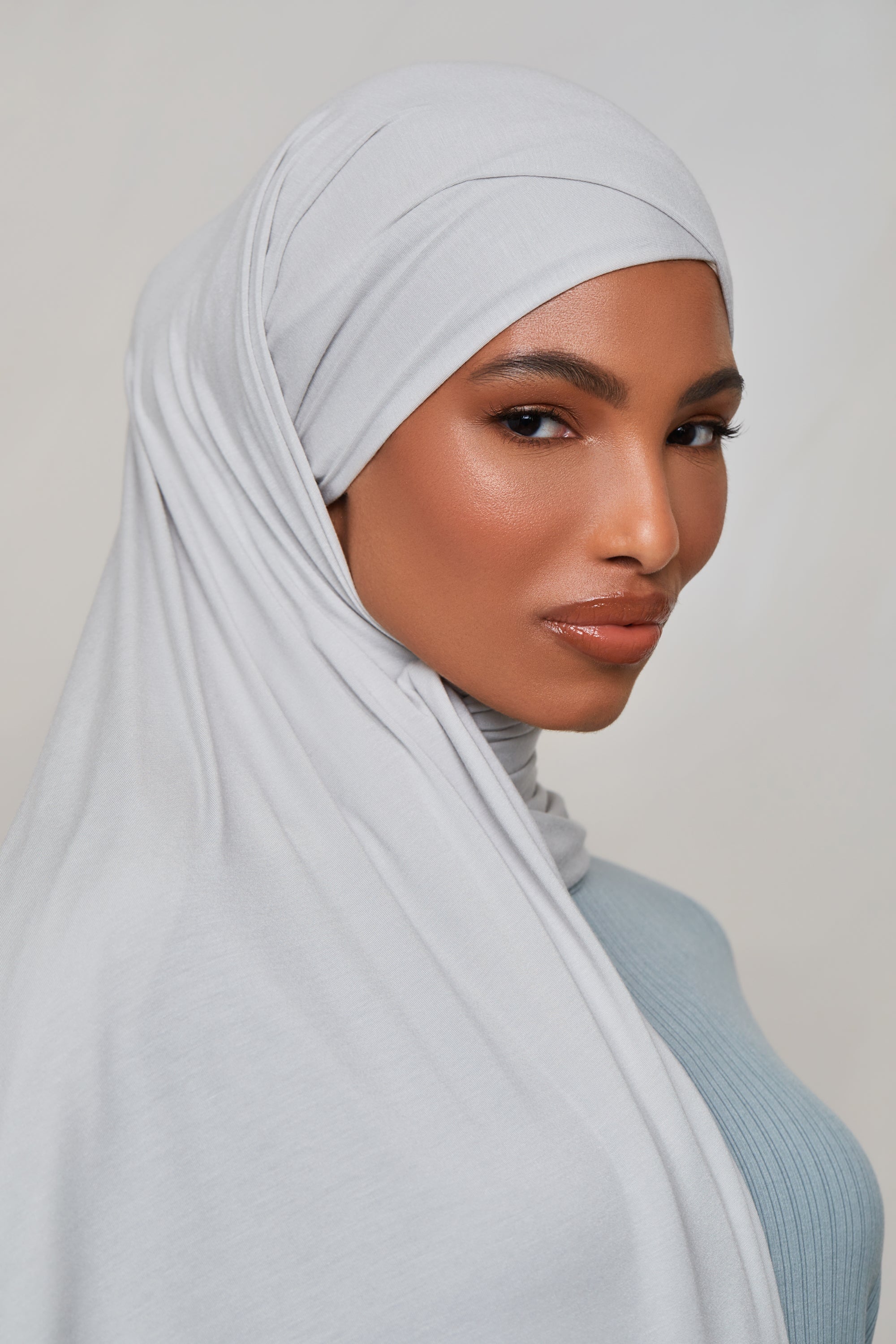 Bamboo Jersey Hijab - Light Grey Veiled 