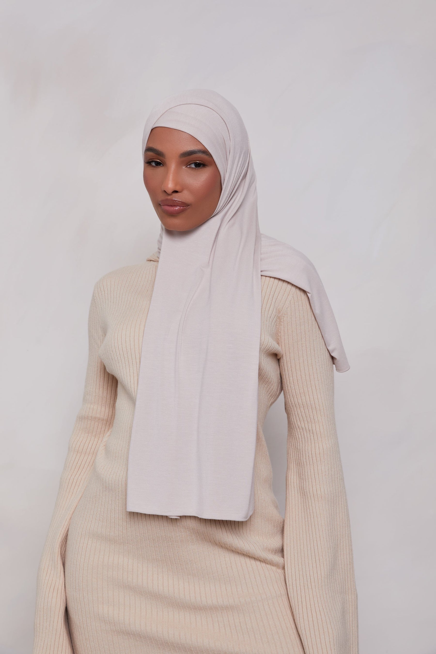 Veiled Bamboo Jersey Hijab - Light Sand Regular (180x75 cm)
