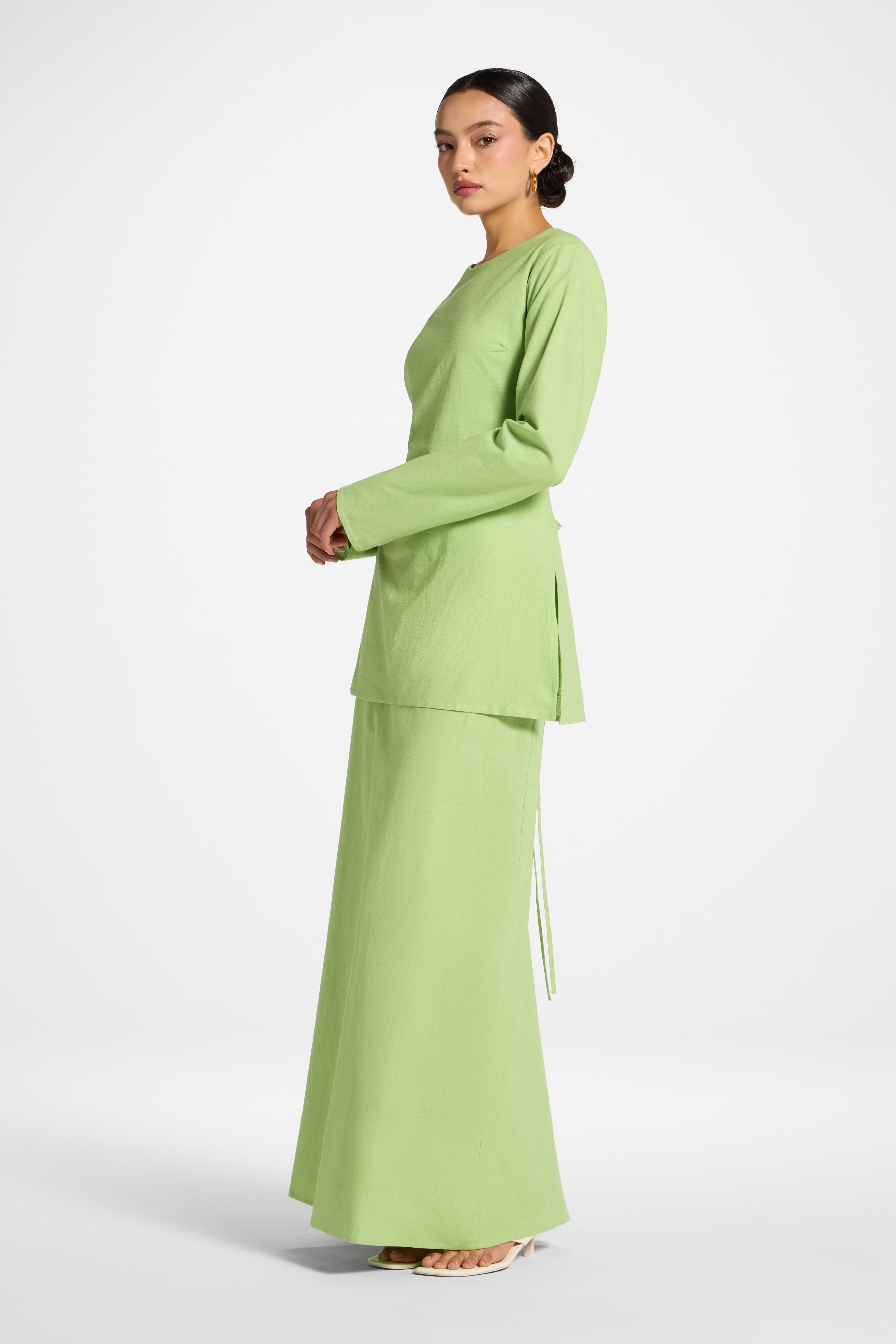 Cotton Linen Lace Up Back Top - Kiwi Abayas Veiled 