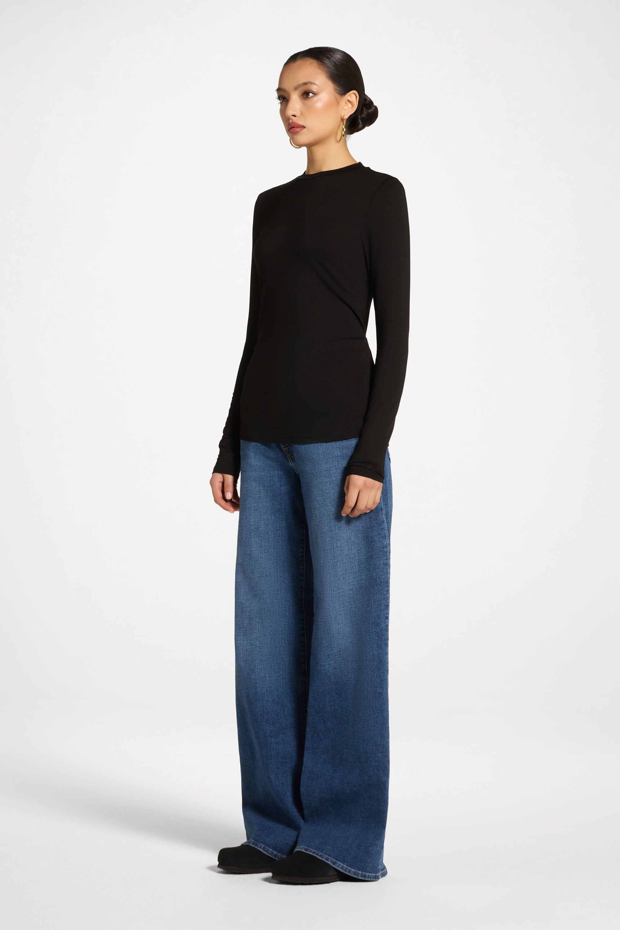 Essential Bamboo Long Sleeve Top - Black Abayas Veiled 