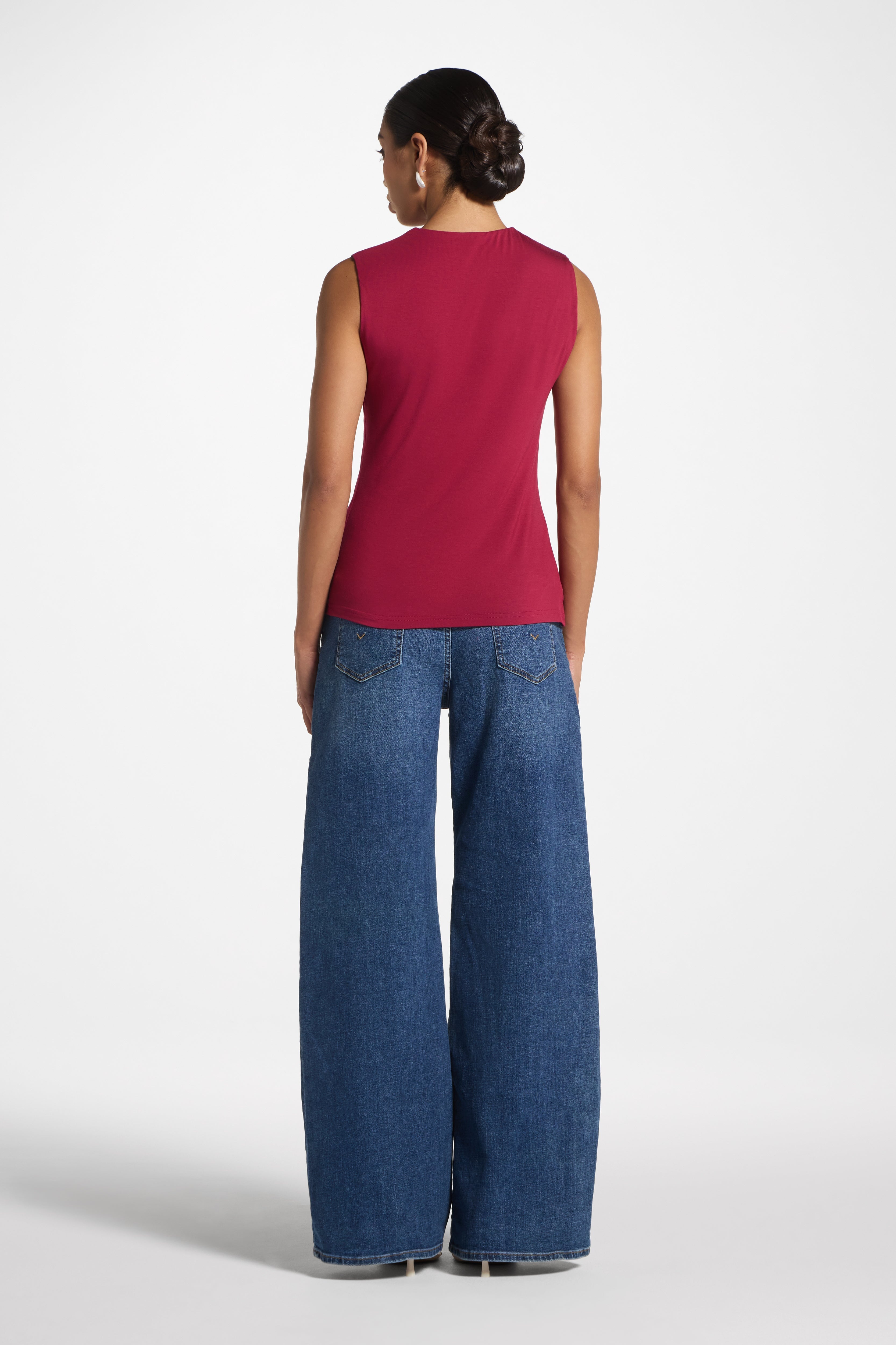 Essential Bamboo Tank Top - Raspberry Abayas Veiled 