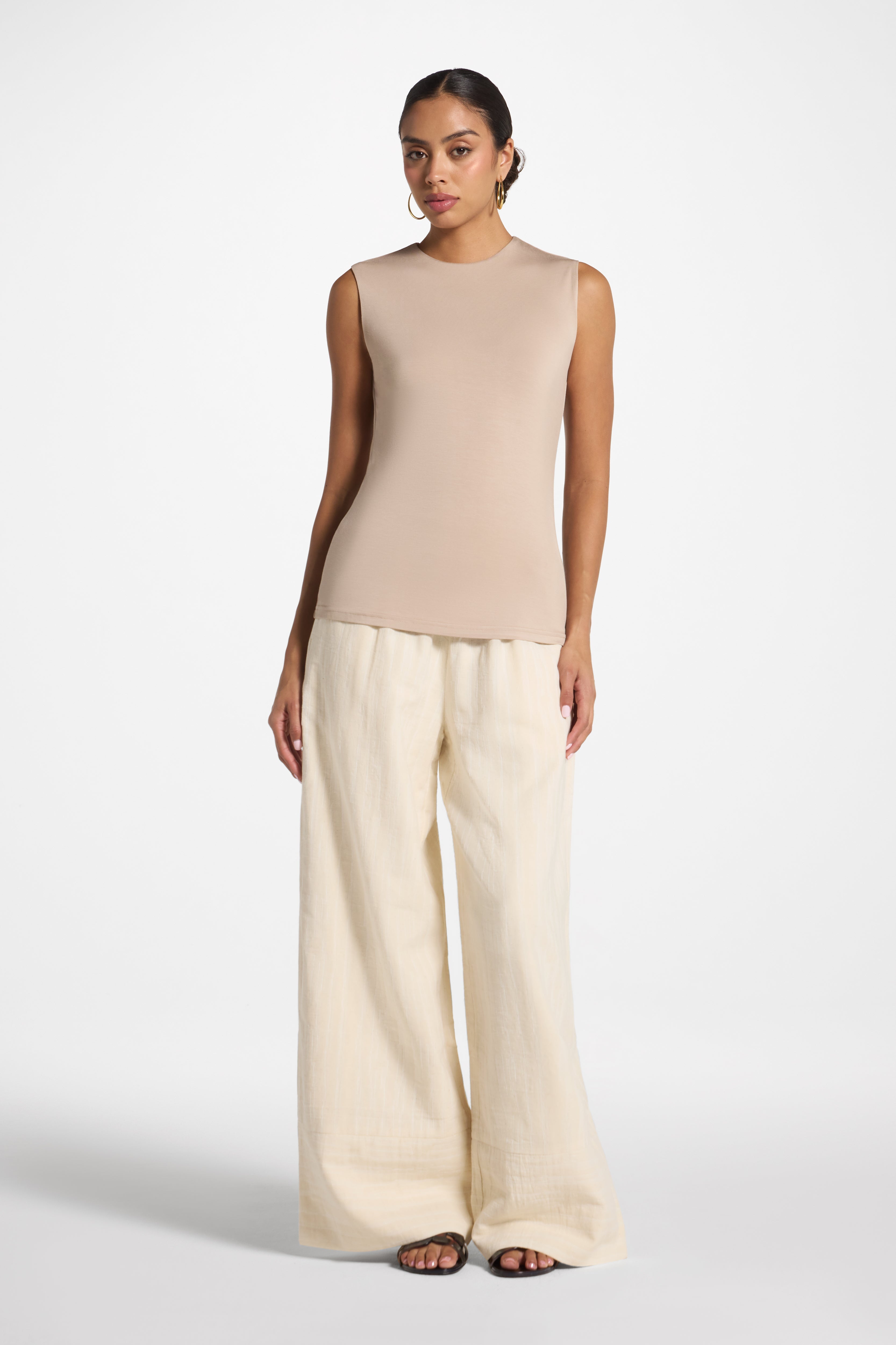 Essential Bamboo Tank Top - Taupe Abayas Veiled 