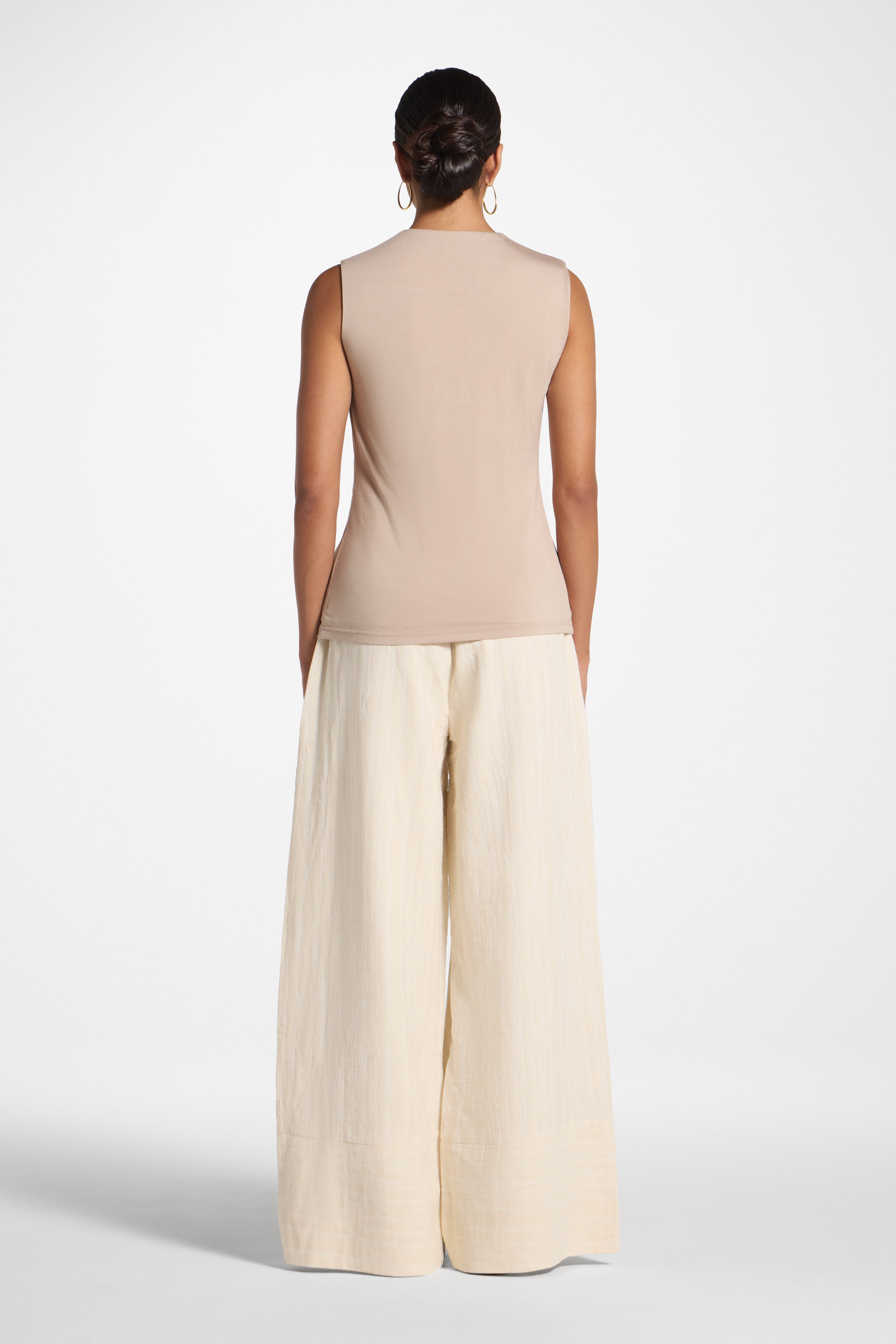 Essential Bamboo Tank Top - Taupe Abayas Veiled 