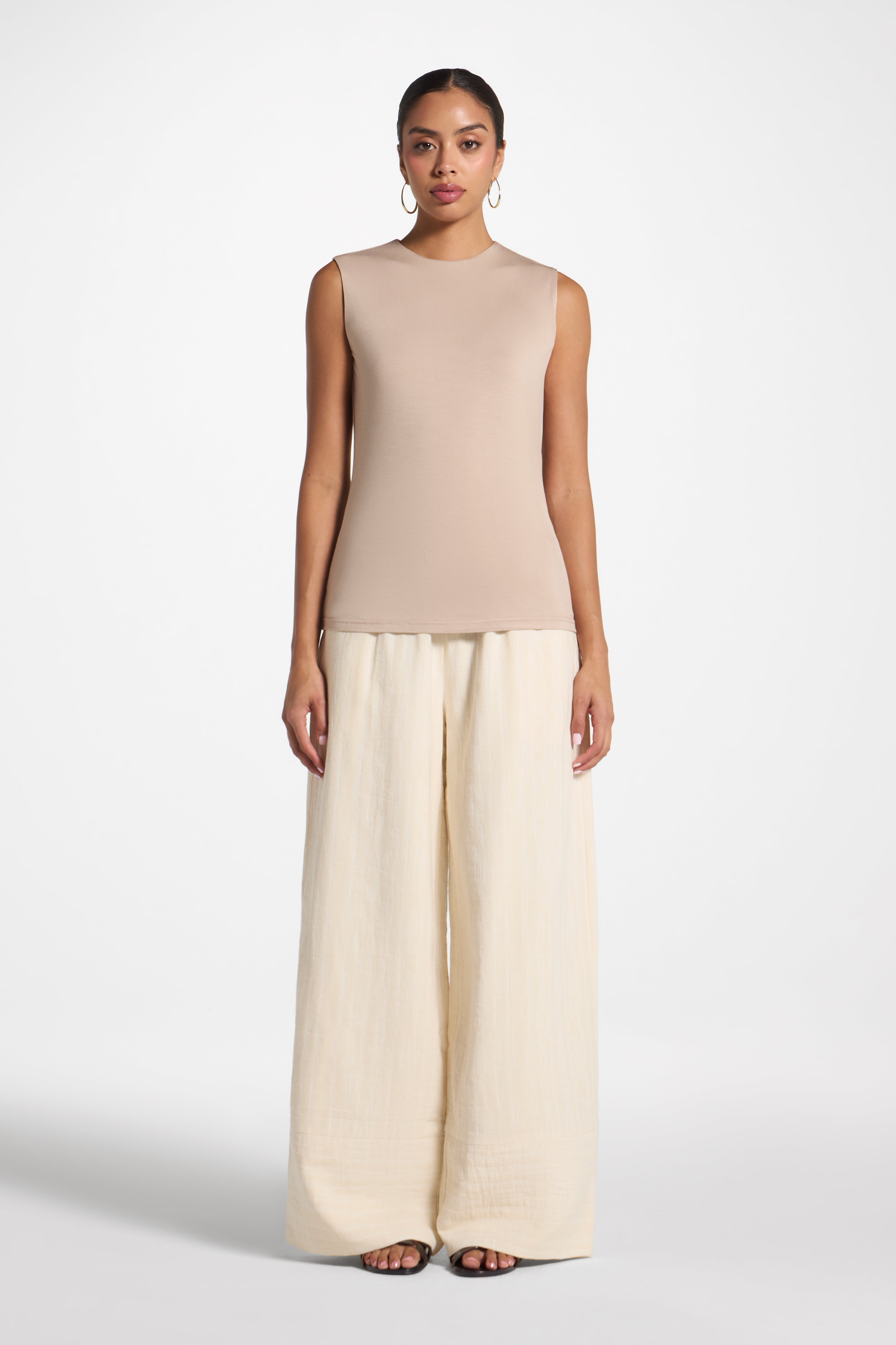 Essential Bamboo Tank Top - Taupe Abayas Veiled 