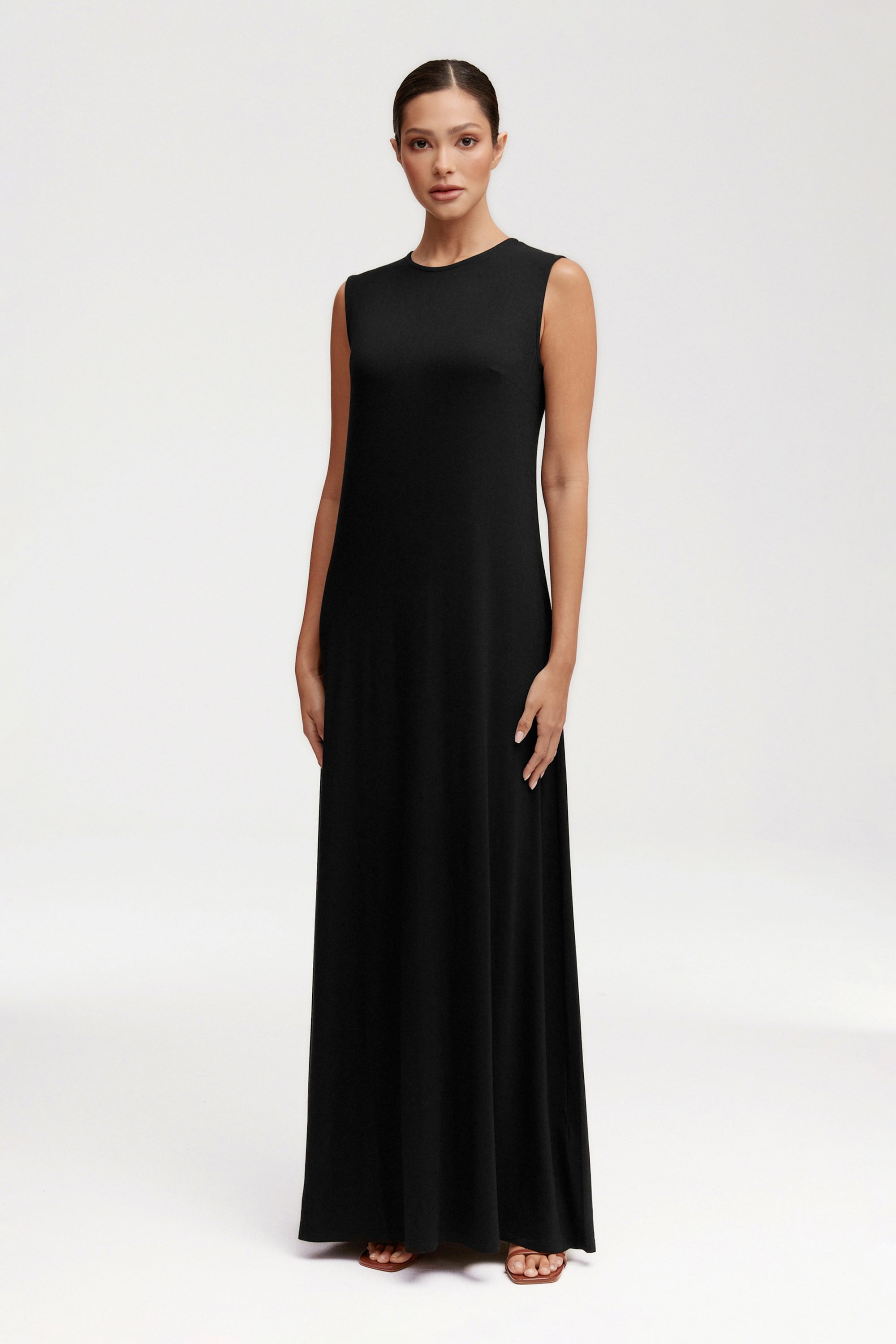 Jenin Jersey Maxi Dress - Black Clothing Veiled 