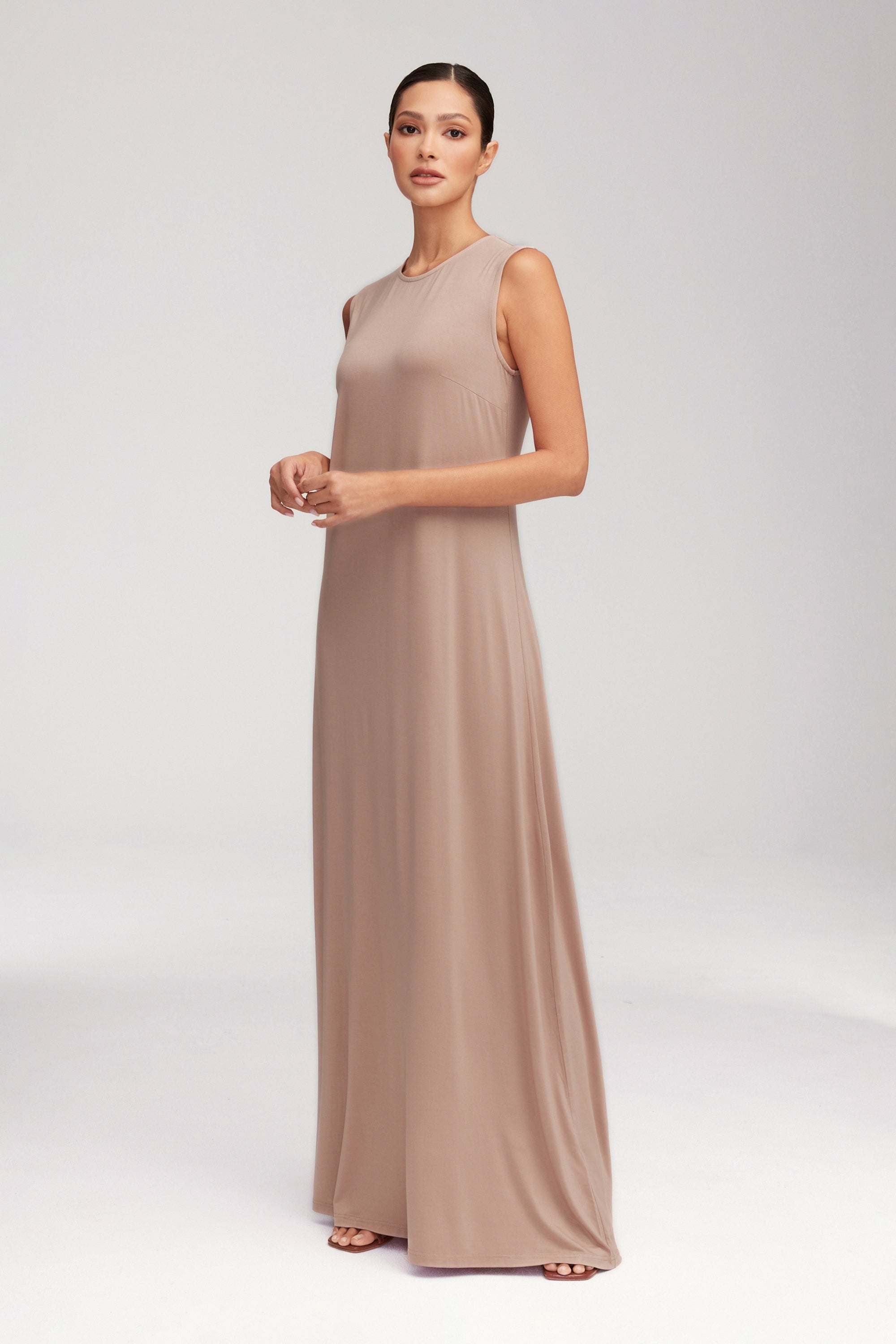 Jenin Jersey Maxi Dress - Mink Clothing Veiled 