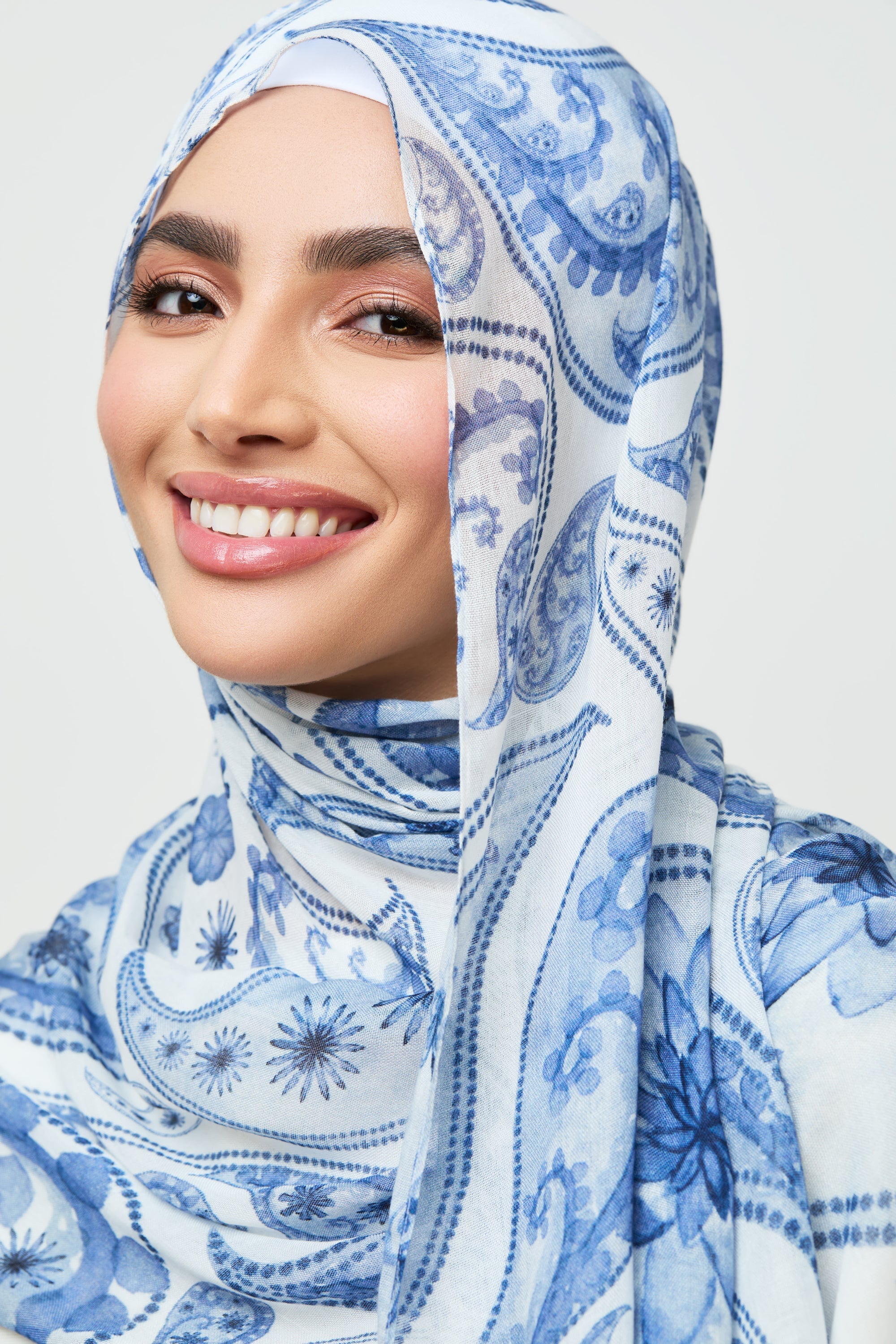 Modal Hijab - Azure Paisley Veiled 