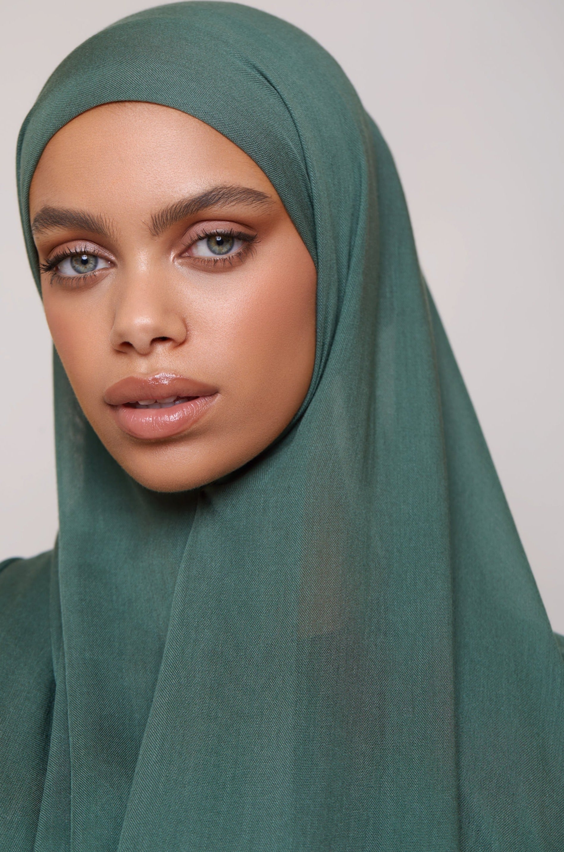 Modal Hijab - Dark Forest Veiled 