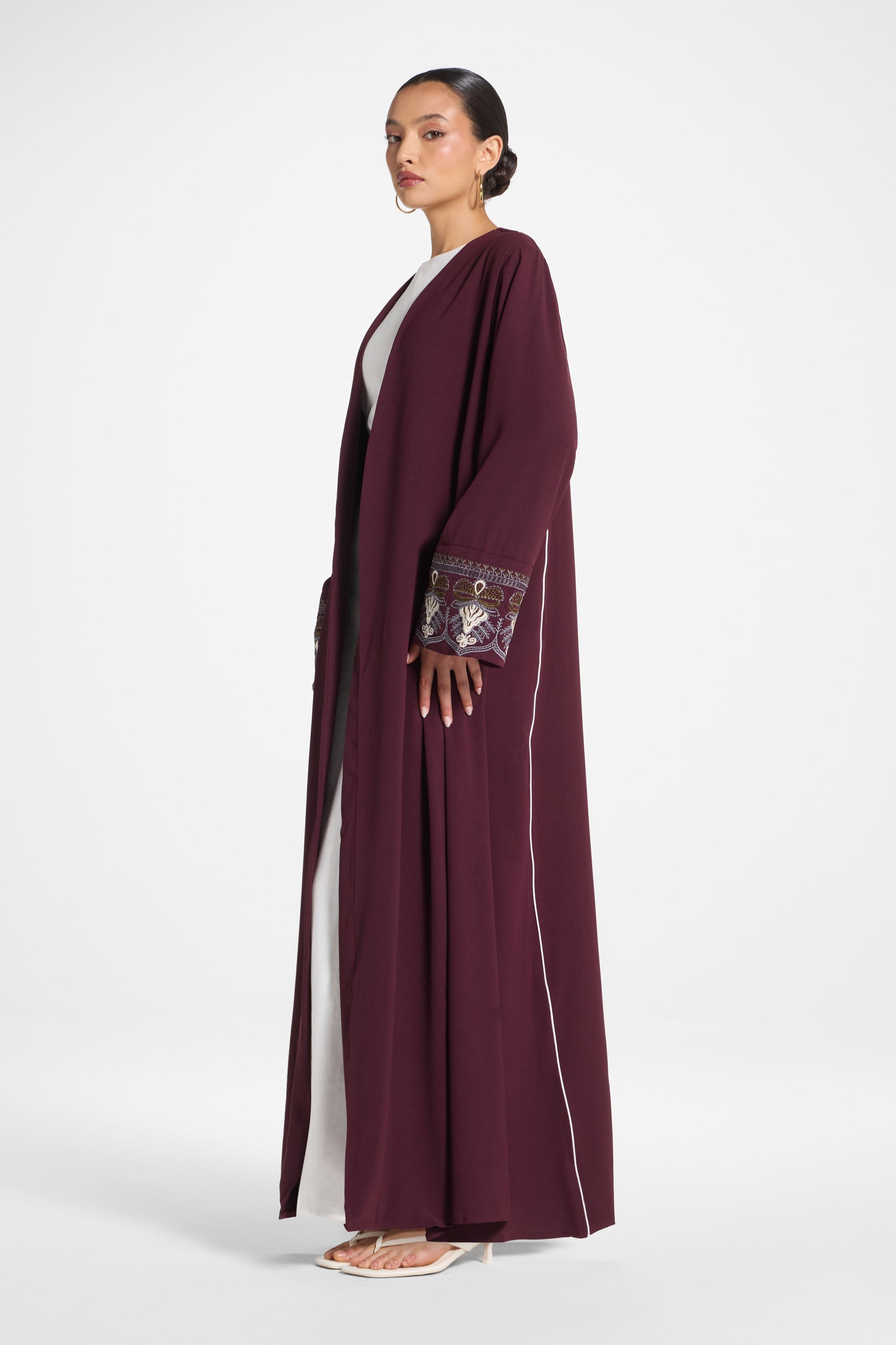 Omaya Embroidered Open Abaya Abayas Veiled 