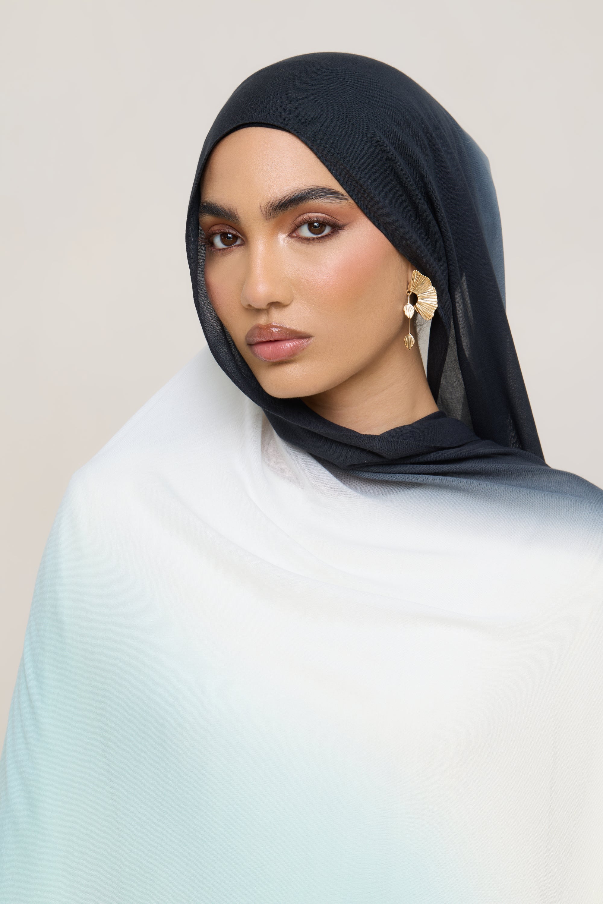 Ombre Modal Hijab - Aquatic Noir Hijabs Veiled 