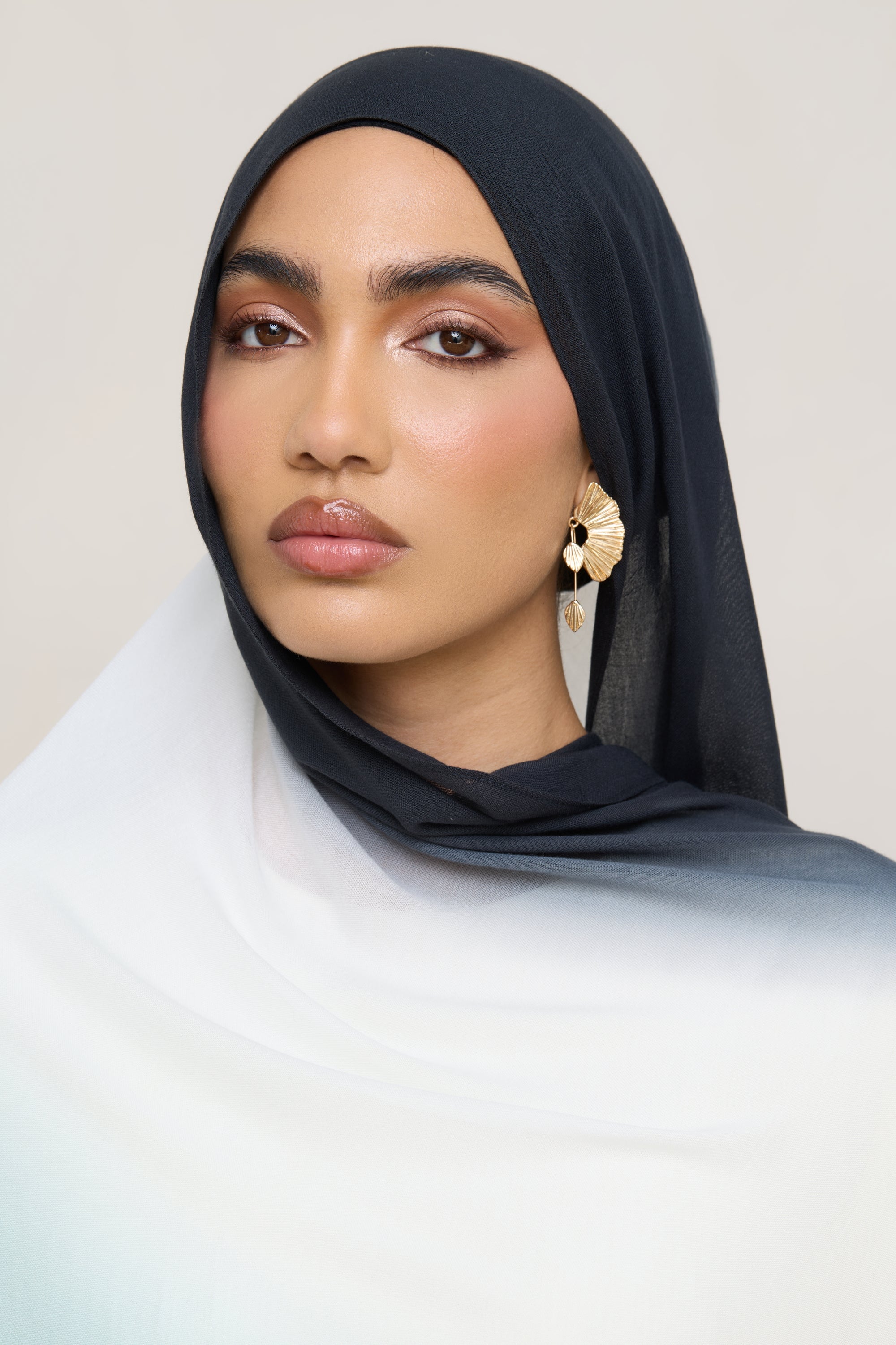 Ombre Modal Hijab - Aquatic Noir Hijabs Veiled 